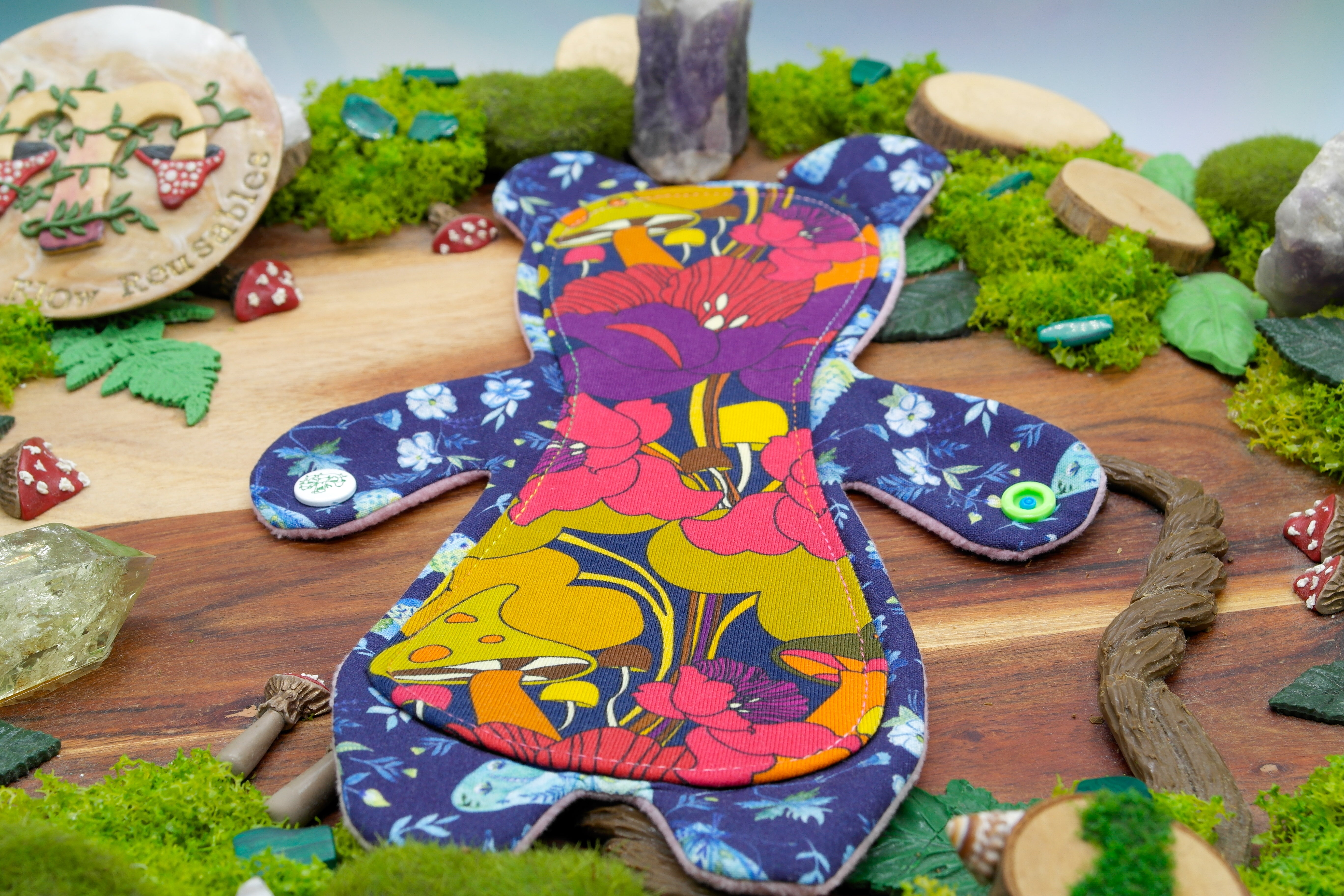 Australian handmade reusable cloth pad 10" Moderate (Goldilocks) - naturalist