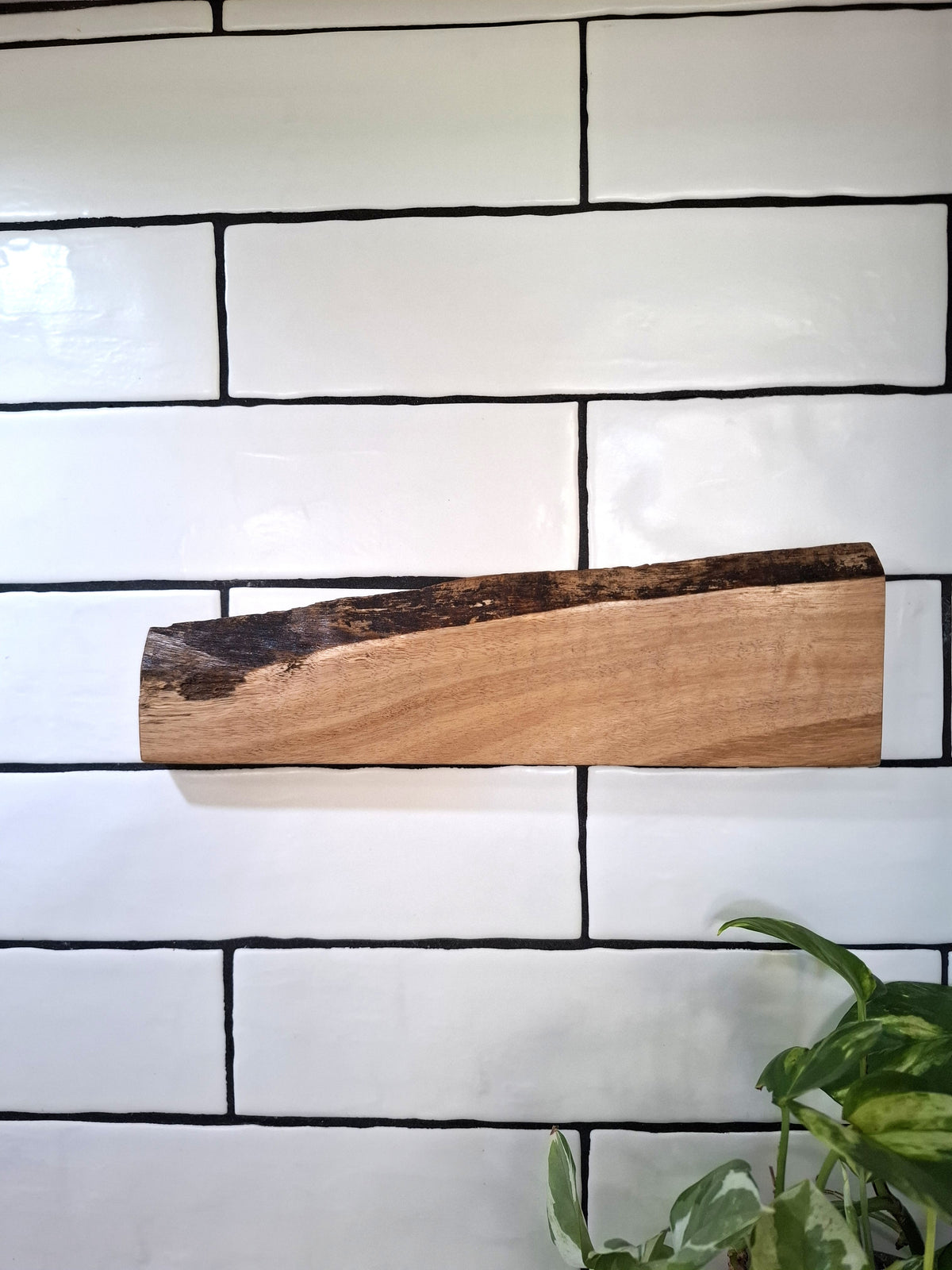 Handmade Wooden Magnetic Knife Holder: Wall-Mounted Kitchen Rack