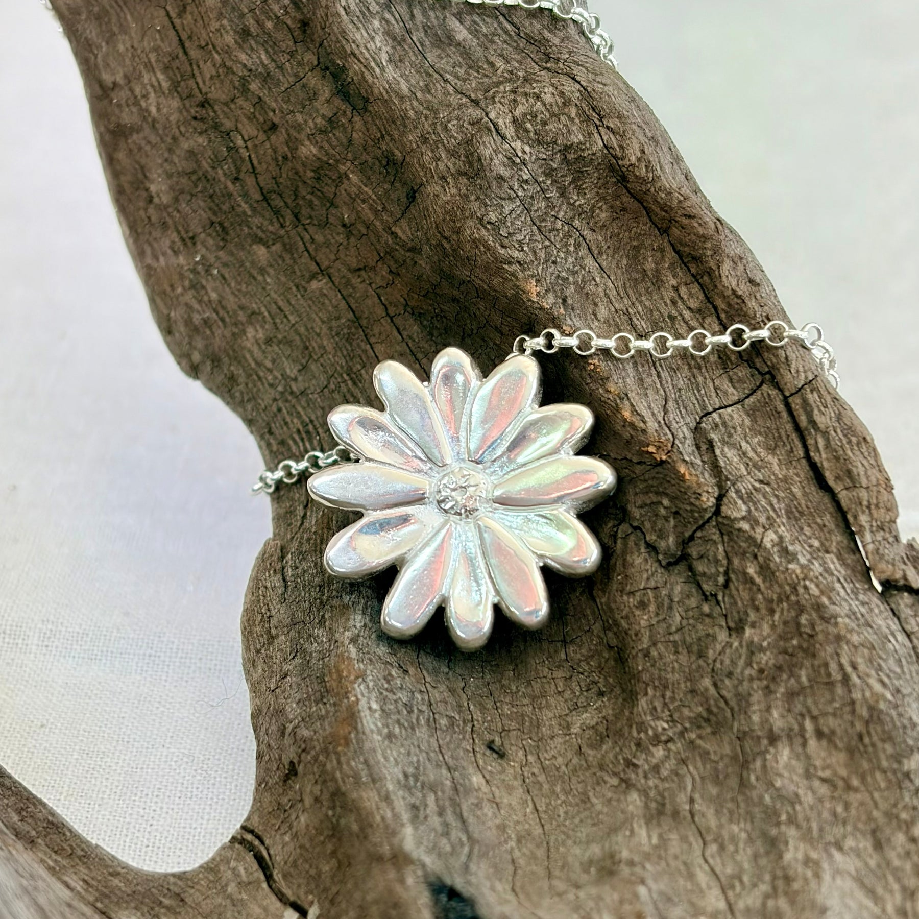 Large Daisy Necklace