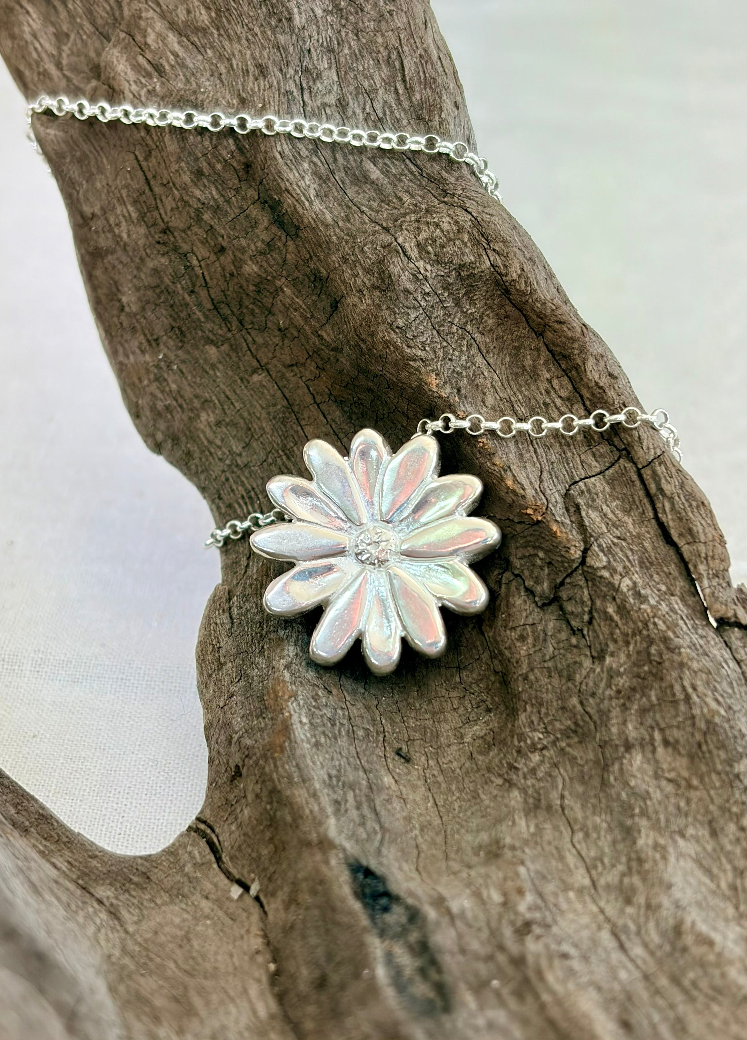 Large Daisy Necklace