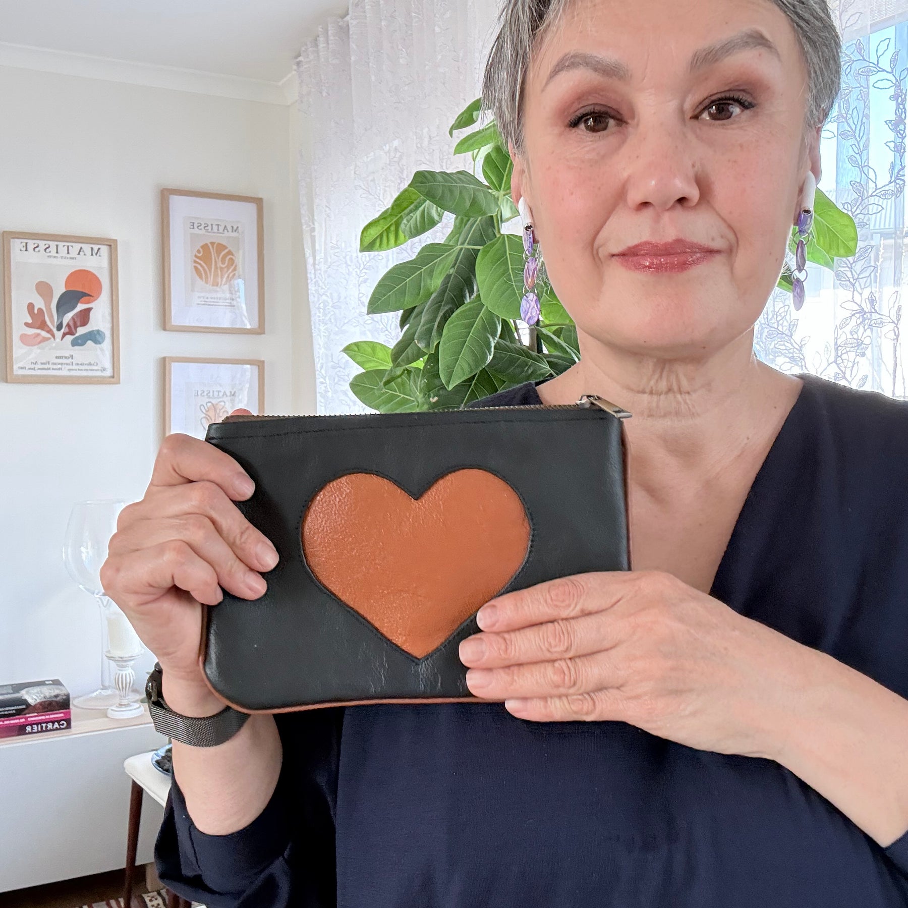 Leather pouch / makeup bag ’Tan heart’
