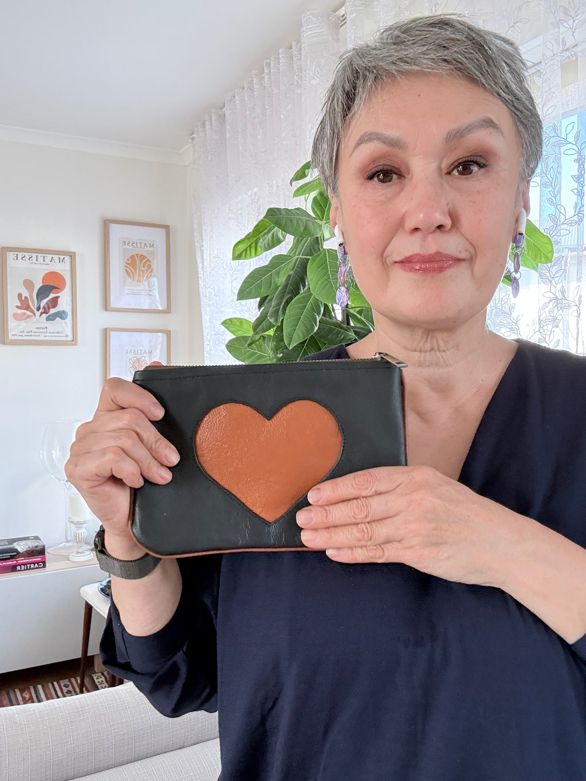 Leather pouch / makeup bag ’Tan heart’