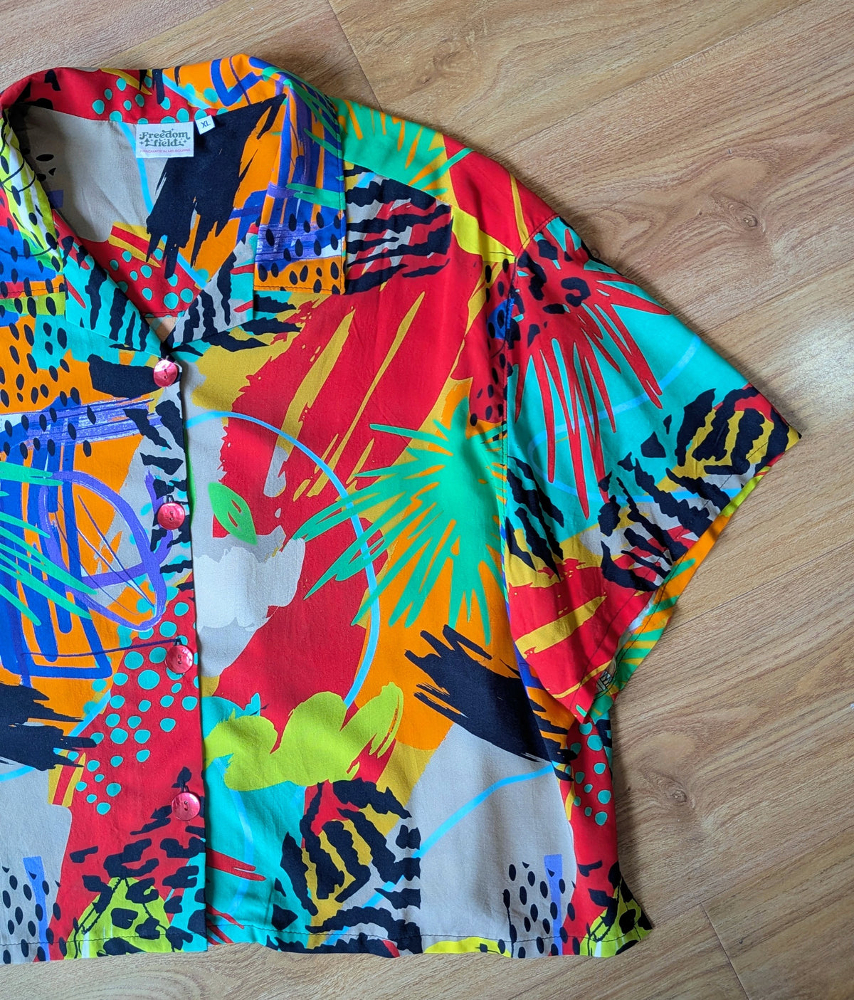 Crop Classic Cut Camp Collar Button-up Shirt Rayon (Multicolour / Size XL)