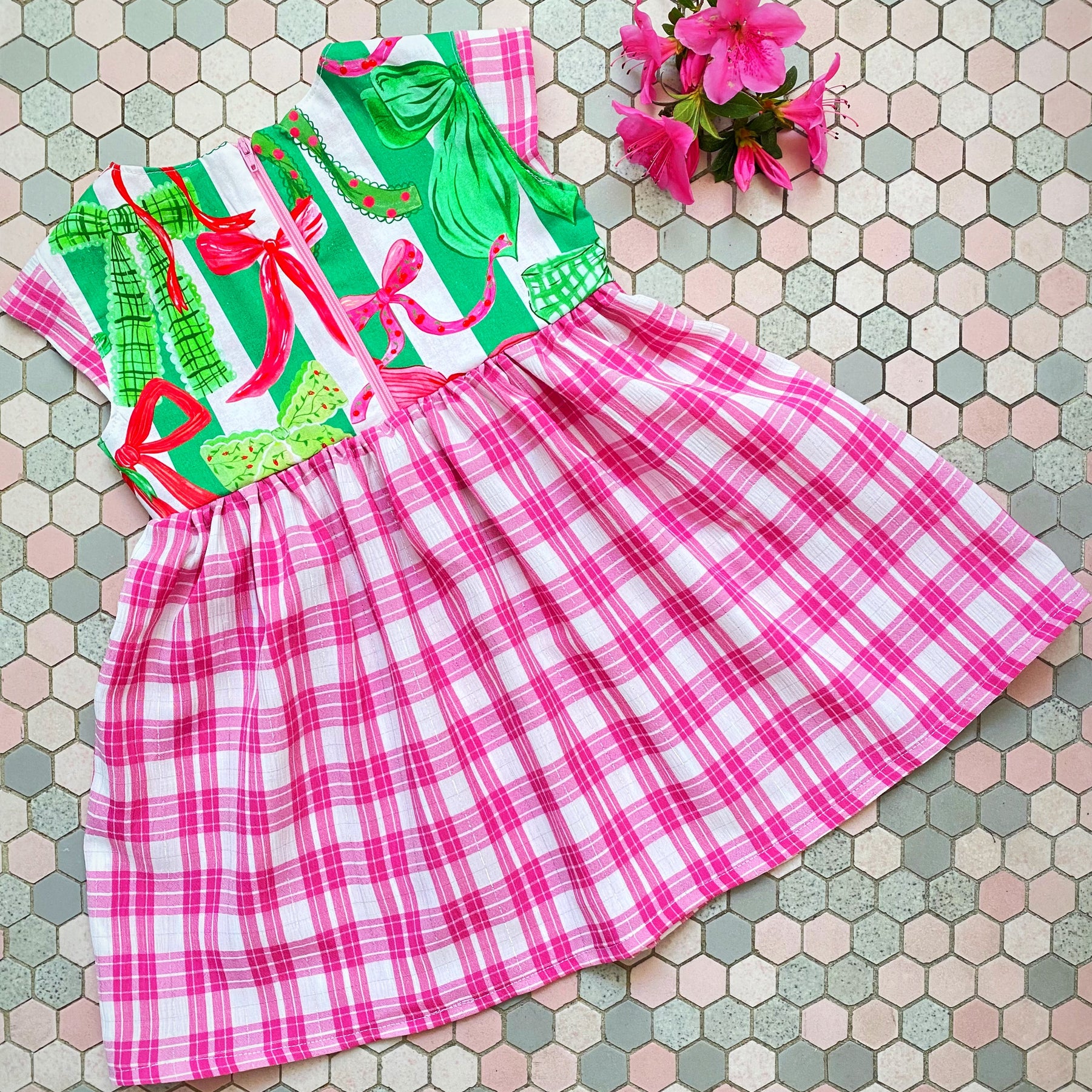 Size 2 Seersucker Dress, Cap Sleeves & Cute Bow Details