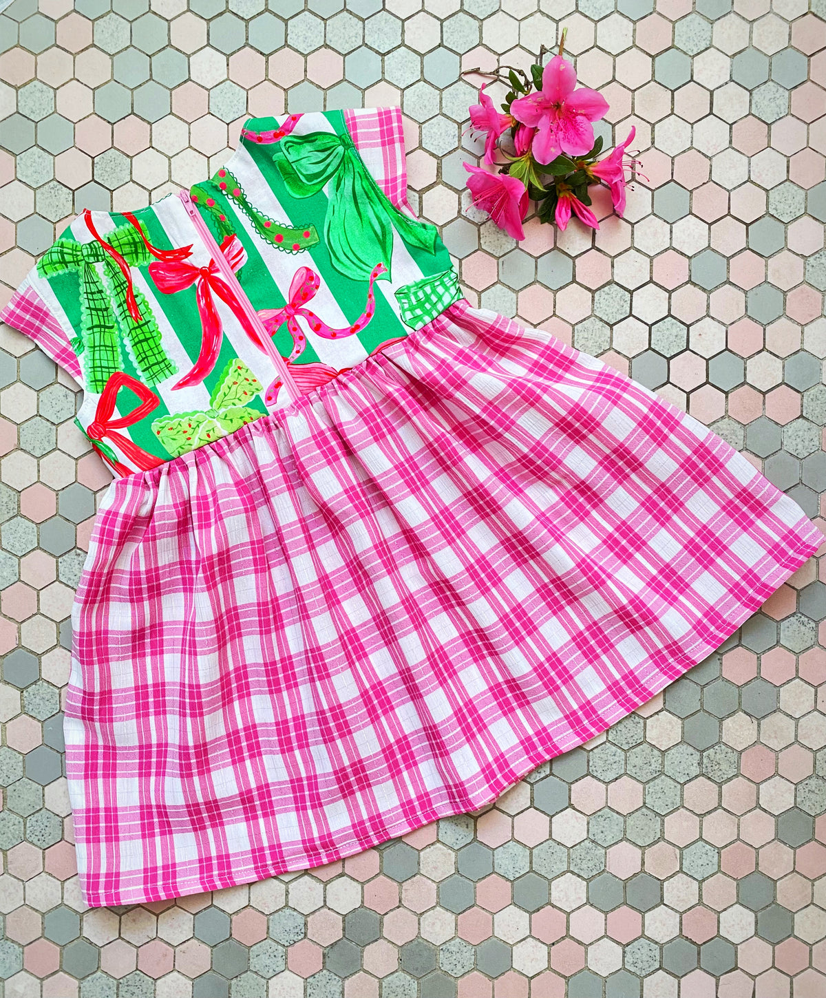 Size 2 Seersucker Dress, Cap Sleeves & Cute Bow Details