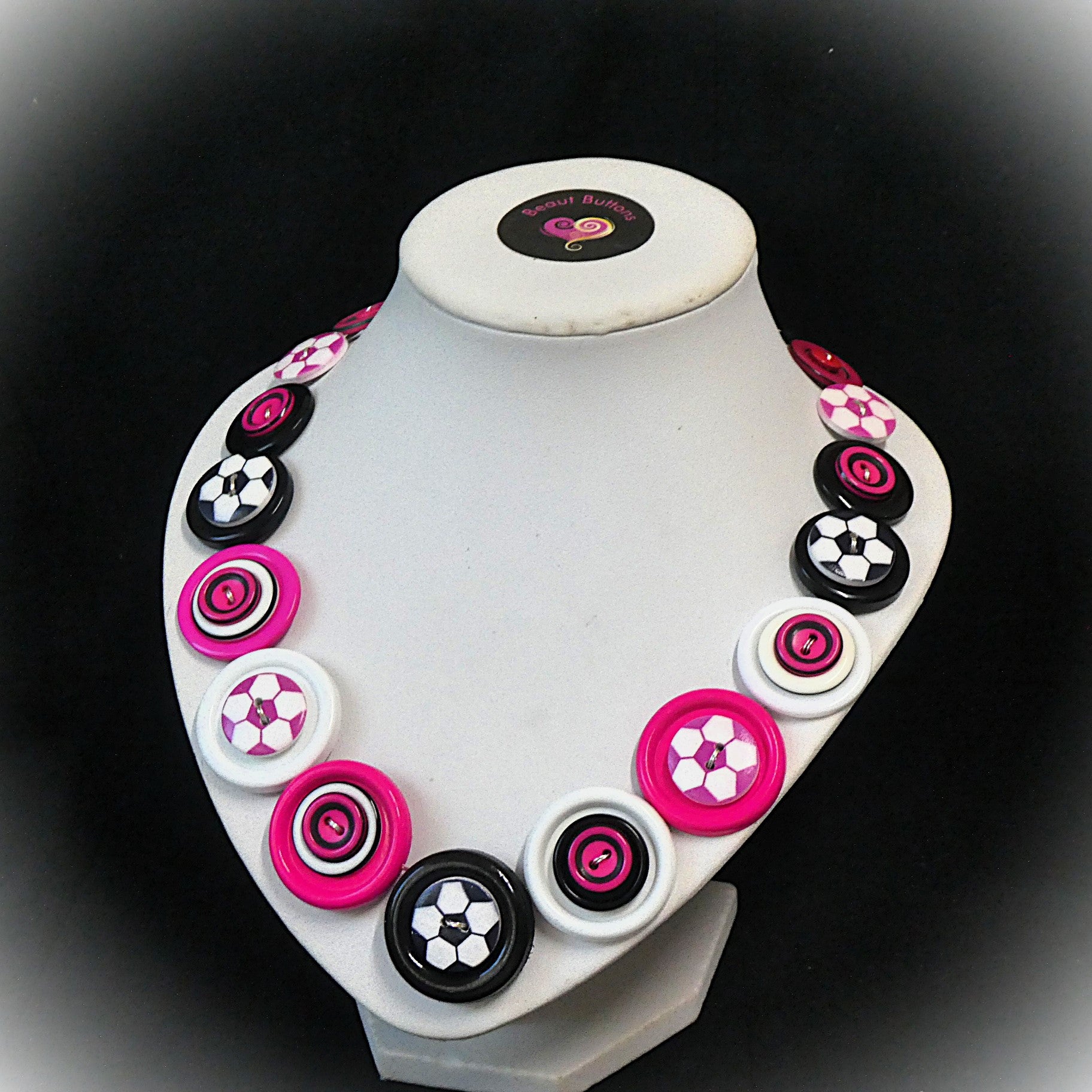 Button necklace - Soccer Fun
