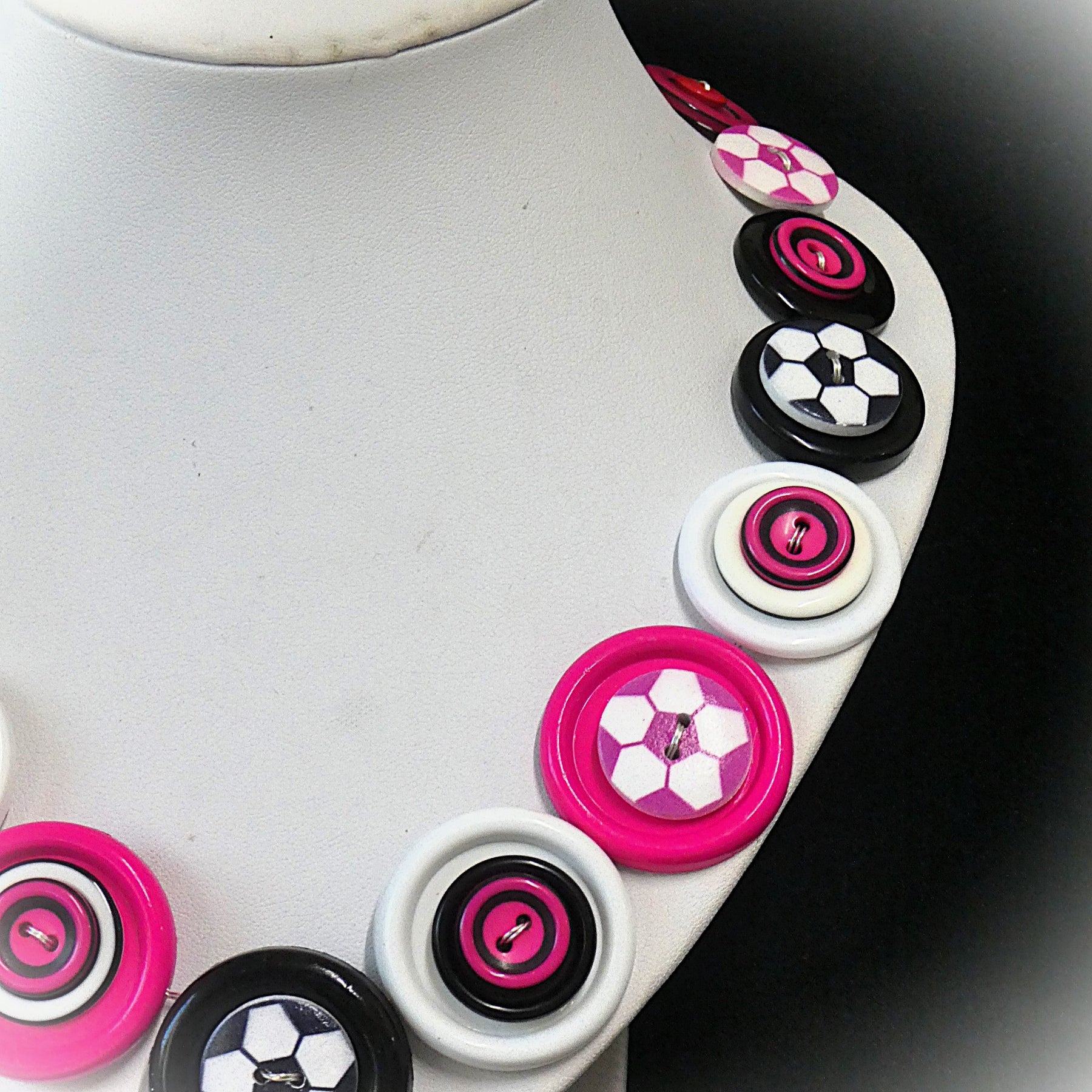 Button necklace - Soccer Fun
