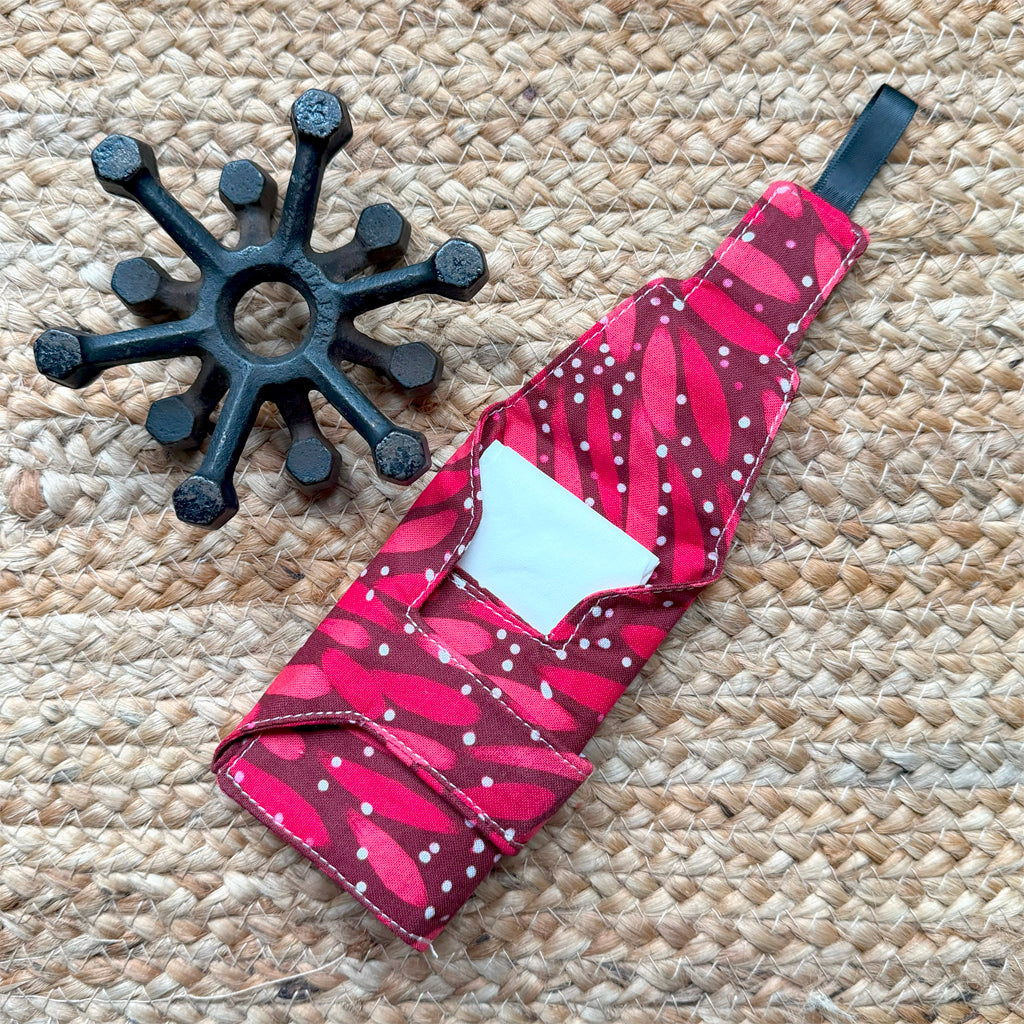 Easy load tissue holder