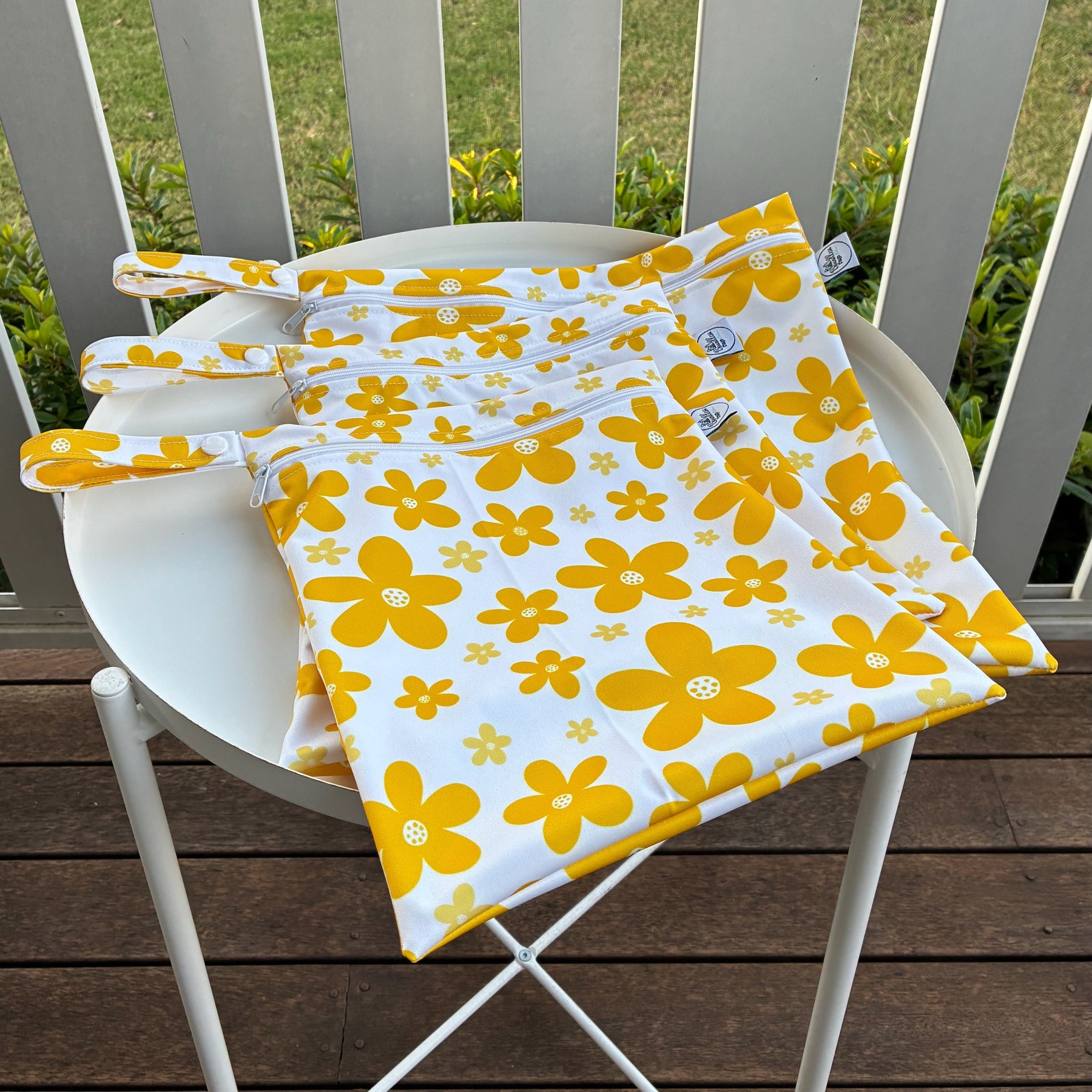 READY MADE Water-resistant wet bags - Yellow Daisies (Annette Winter)