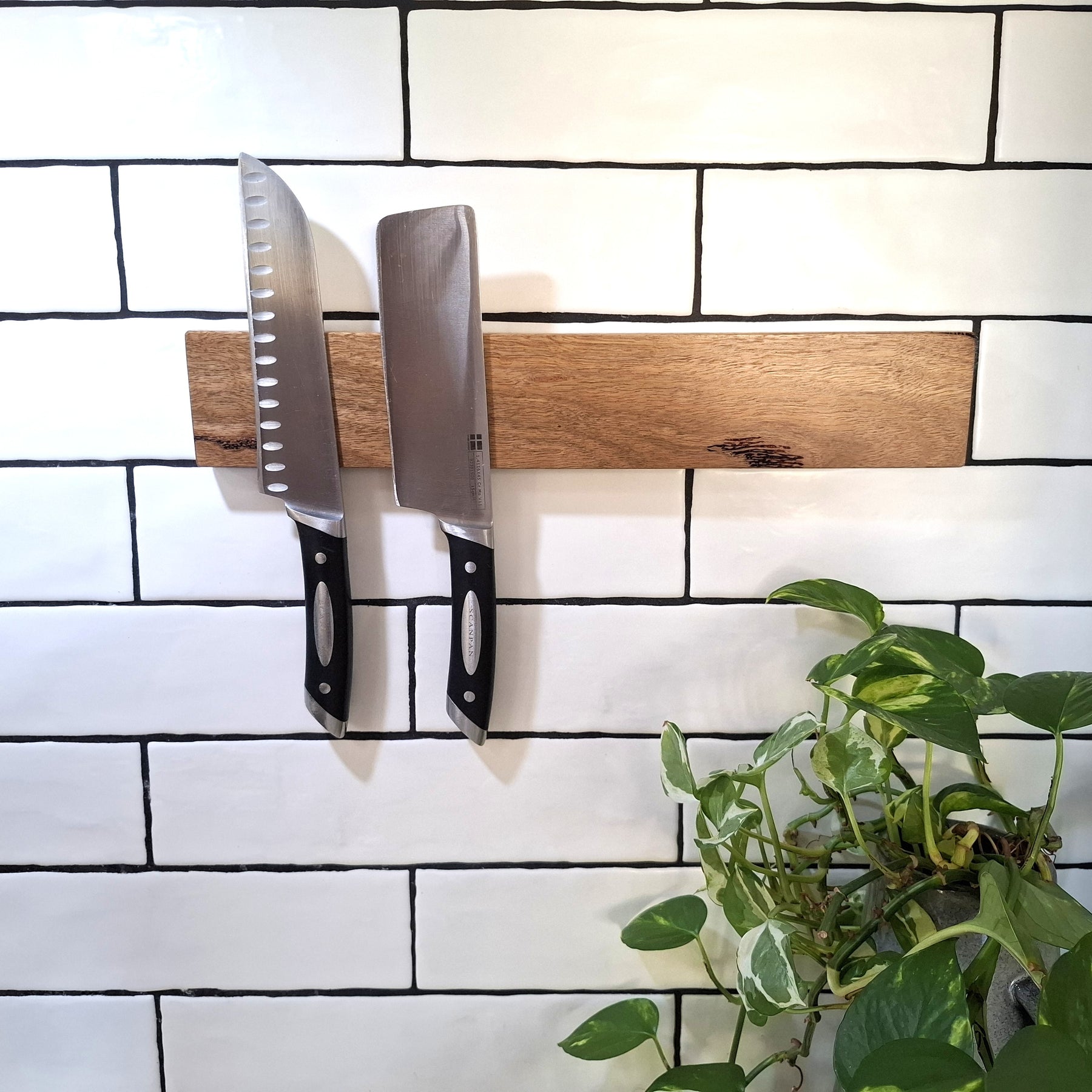 Handmade Wooden Magnetic Knife Holder: Wall-Mounted Kitchen Rack