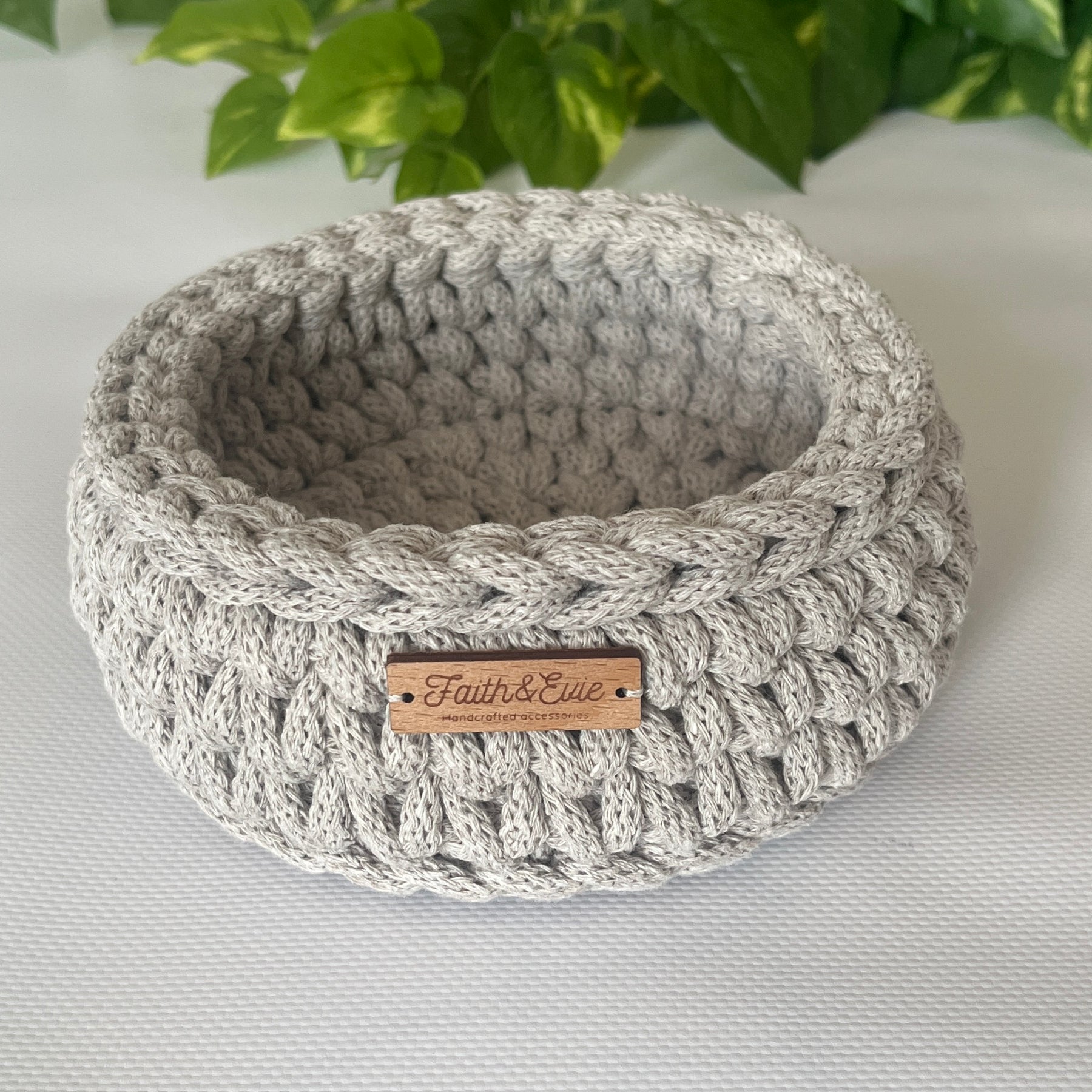 Crochet Basket - small - linen