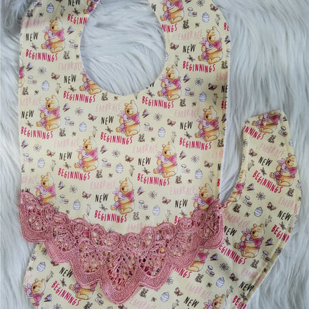 'That Bear' Bib Set