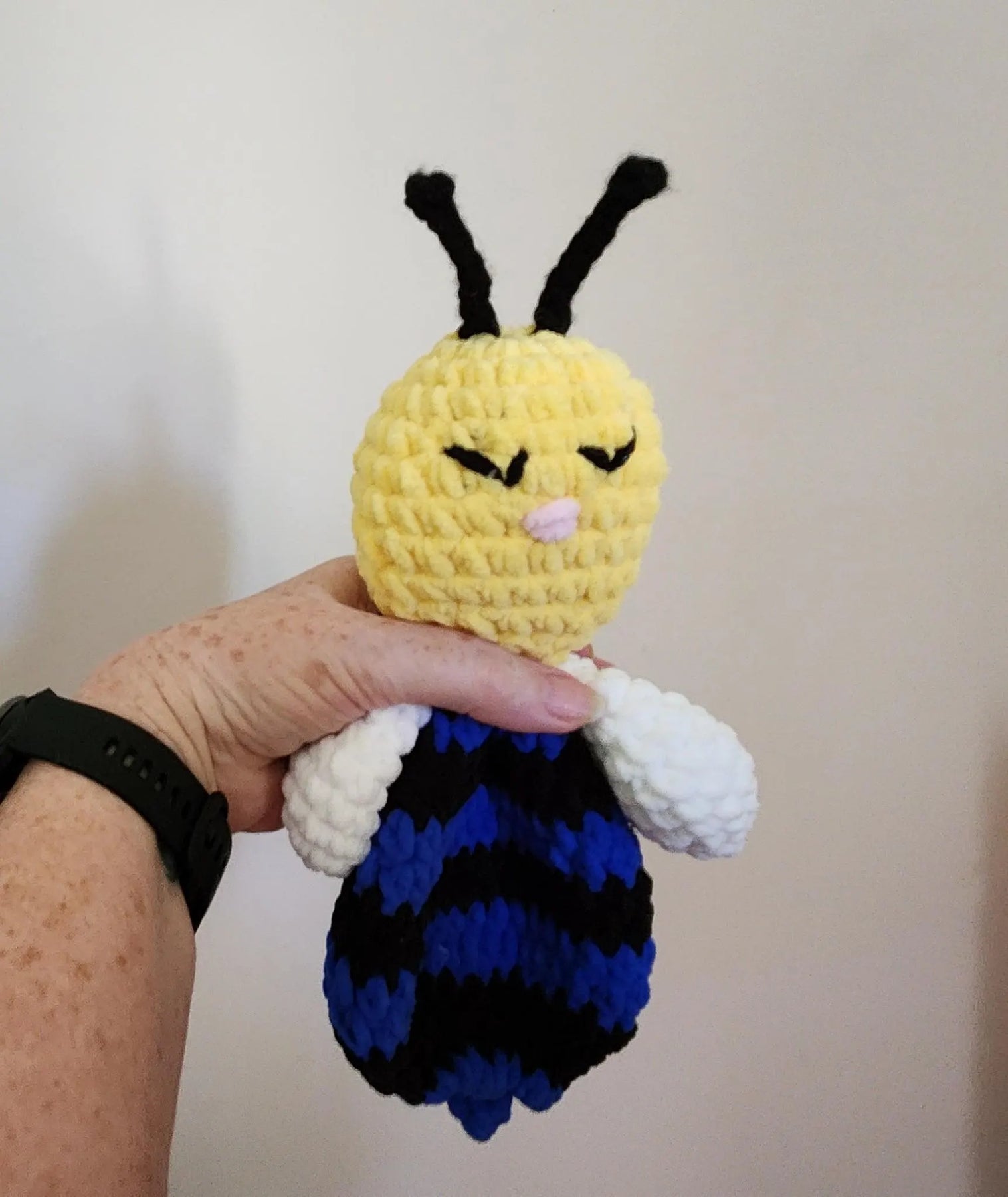 Baby Snuggler - Blue Banded Bee