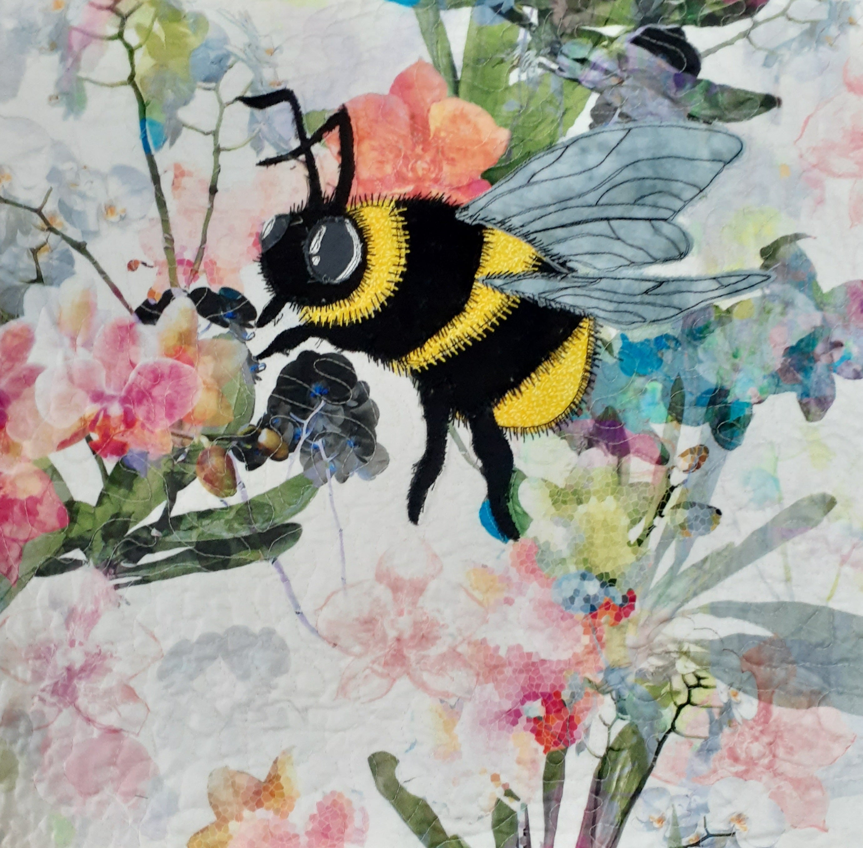 Little bumble bee cushion cover