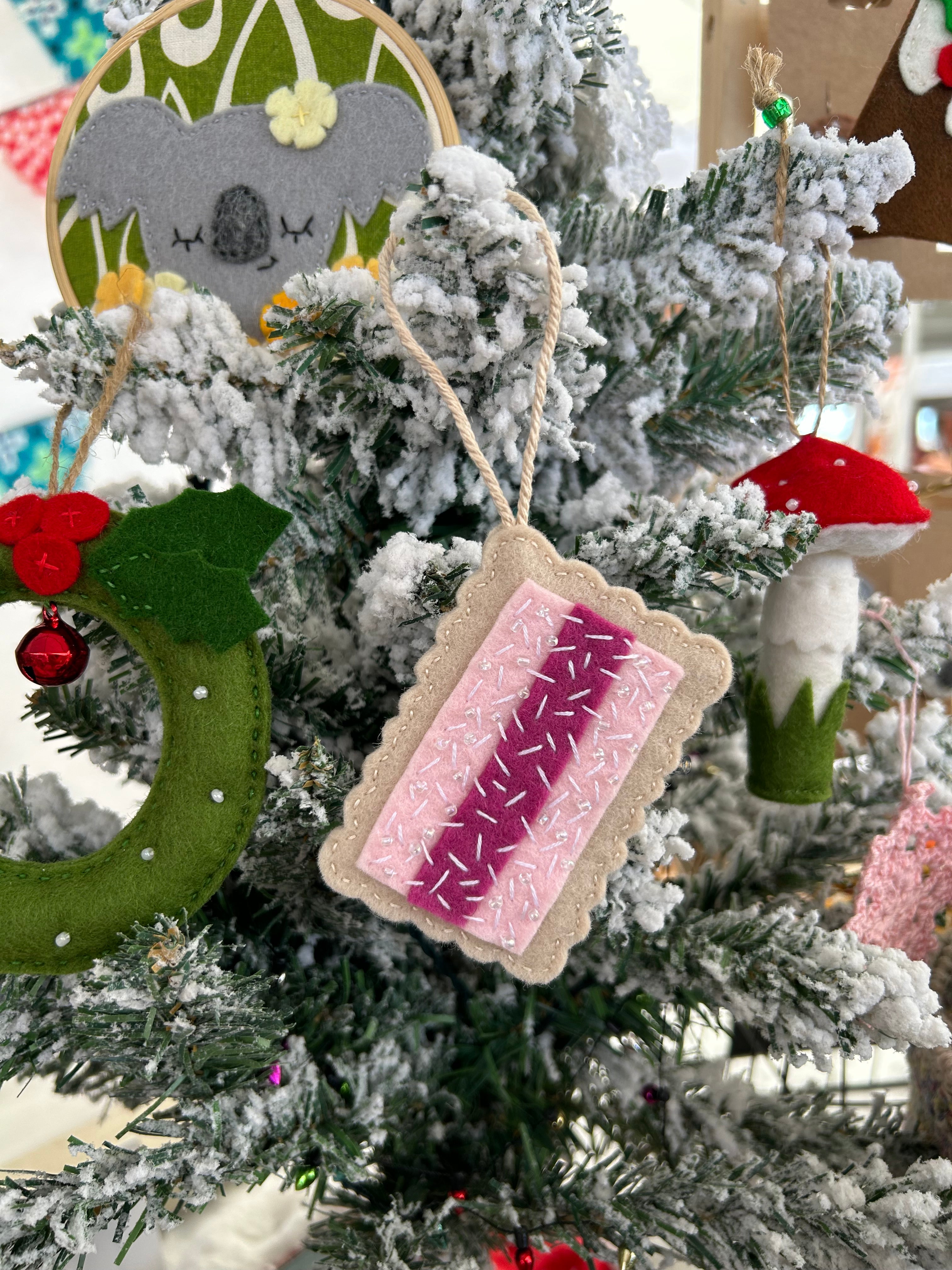 Iced Vovo biscuit Christmas decoration, ornament