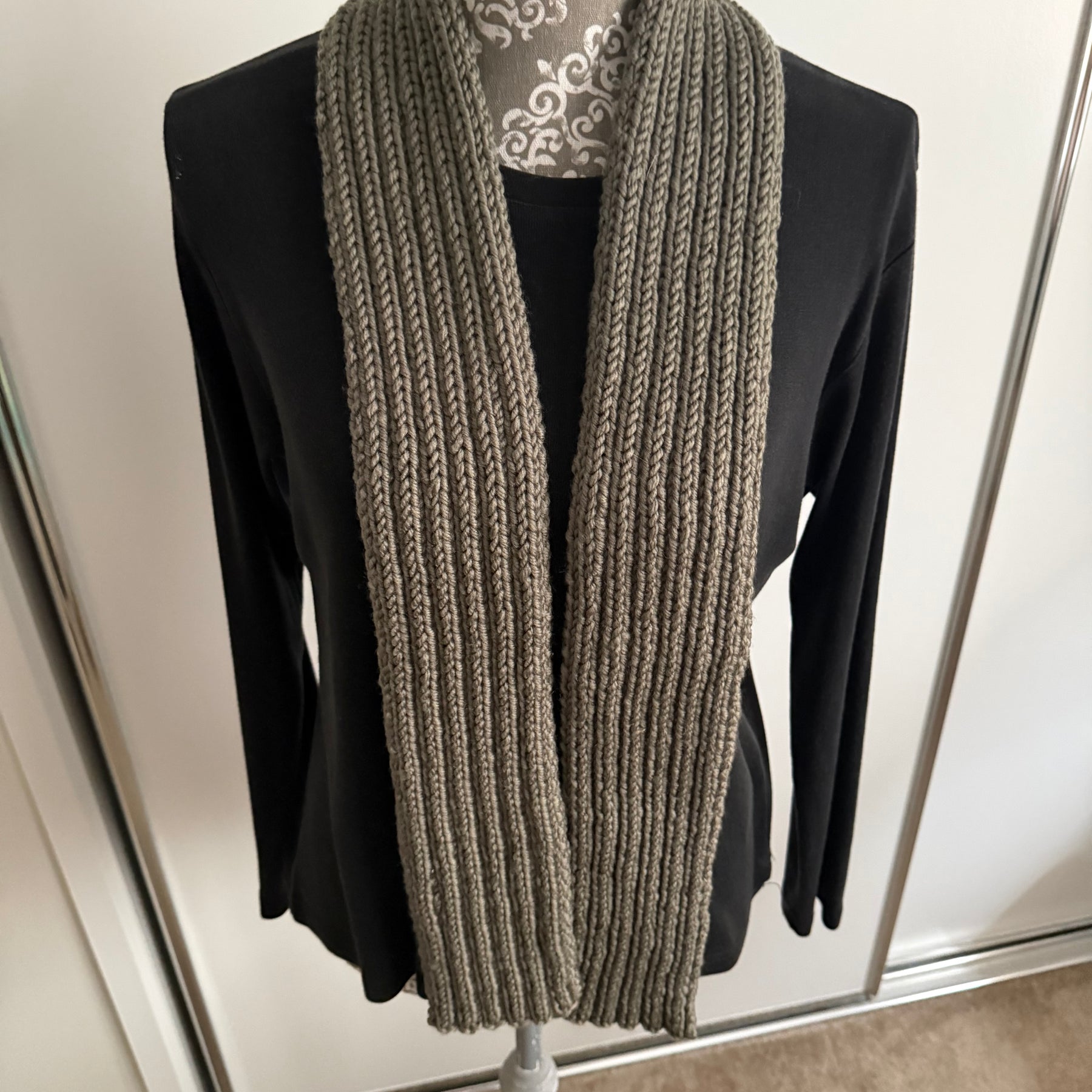 Skinny Scarf in Olive