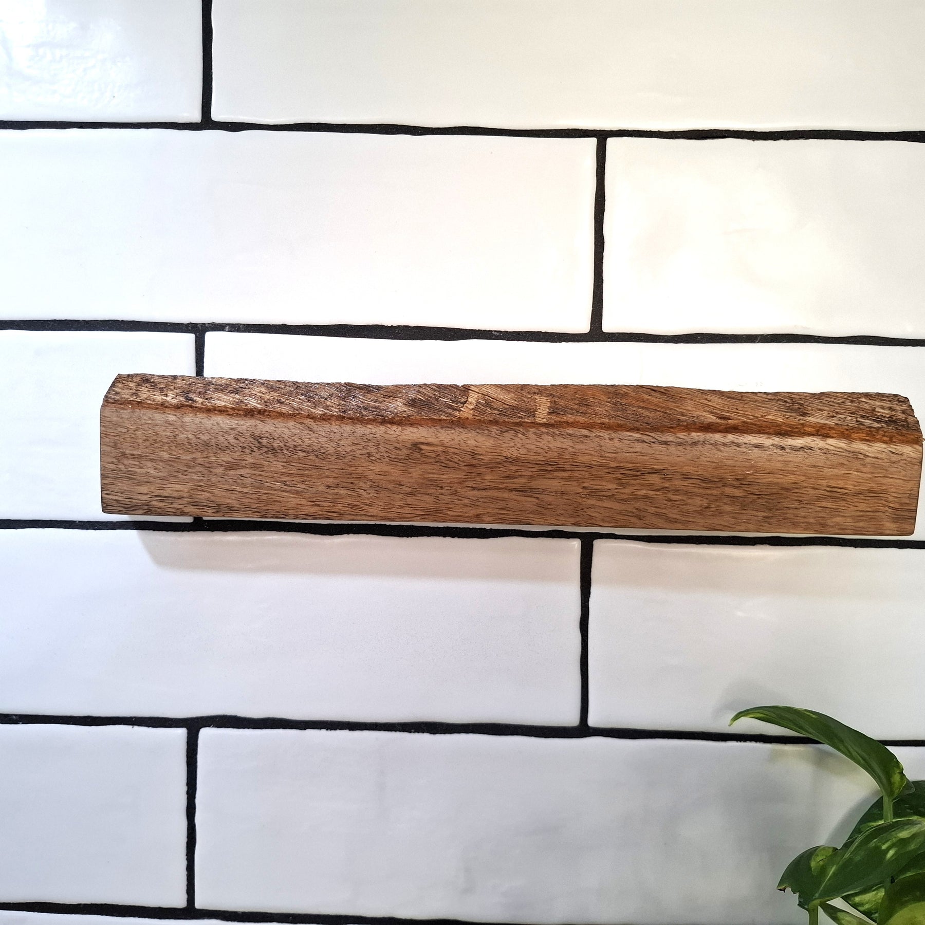 Handmade Wooden Magnetic Knife Holder: Wall-Mounted Kitchen Rack