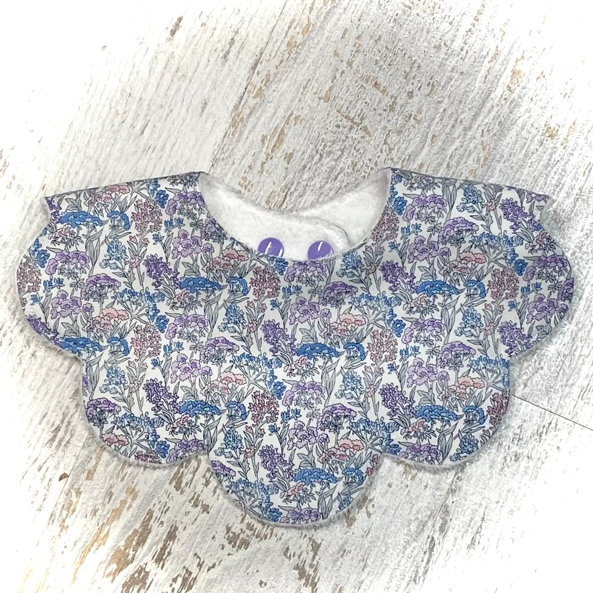 Scalloped Bib – Liberty Cotton