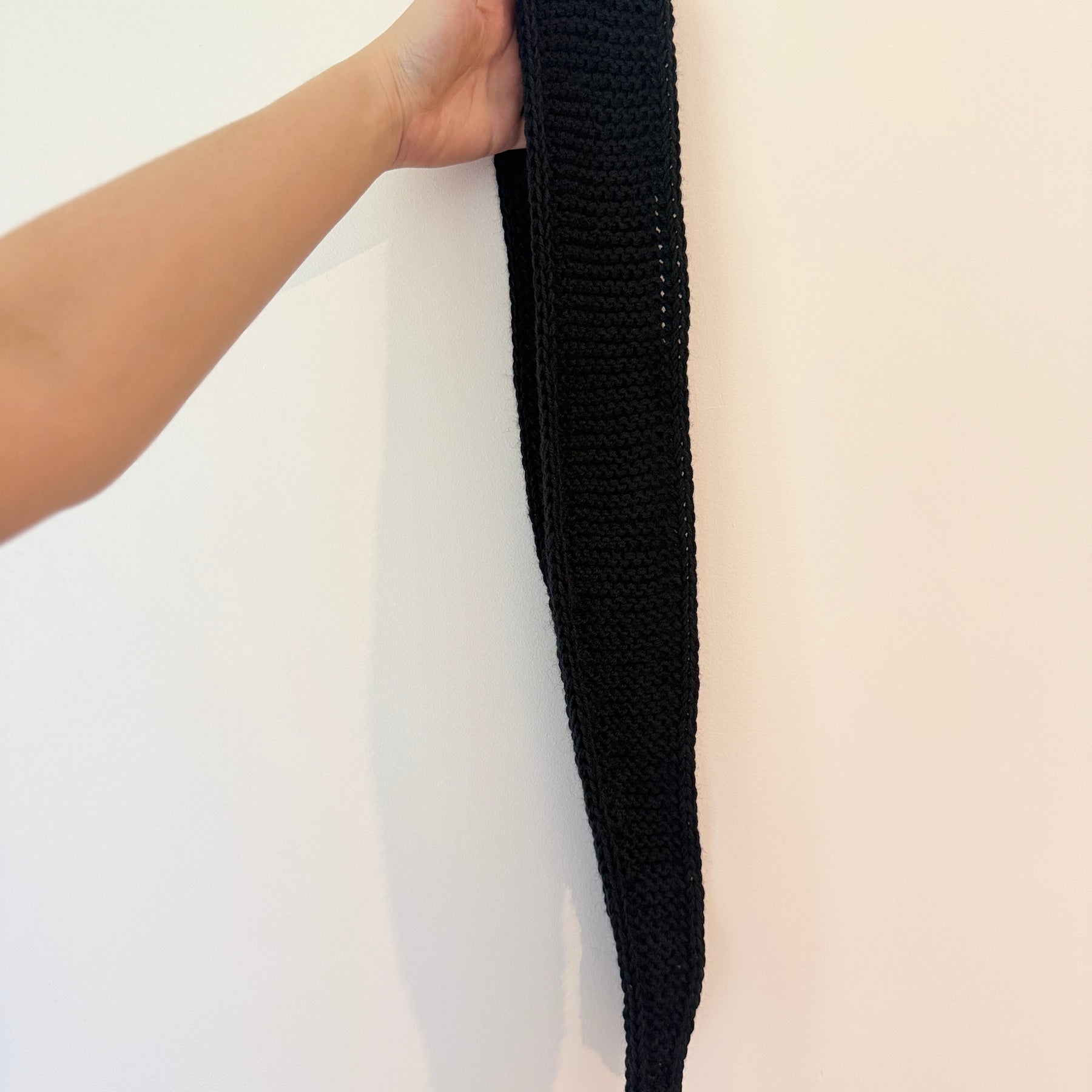 Knitted sophie scarf in black