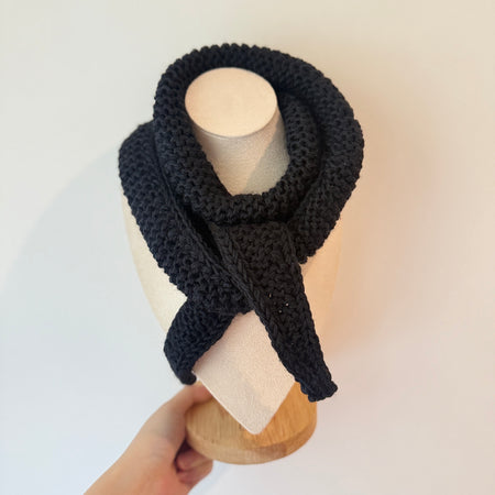 Knitted sophie scarf in black