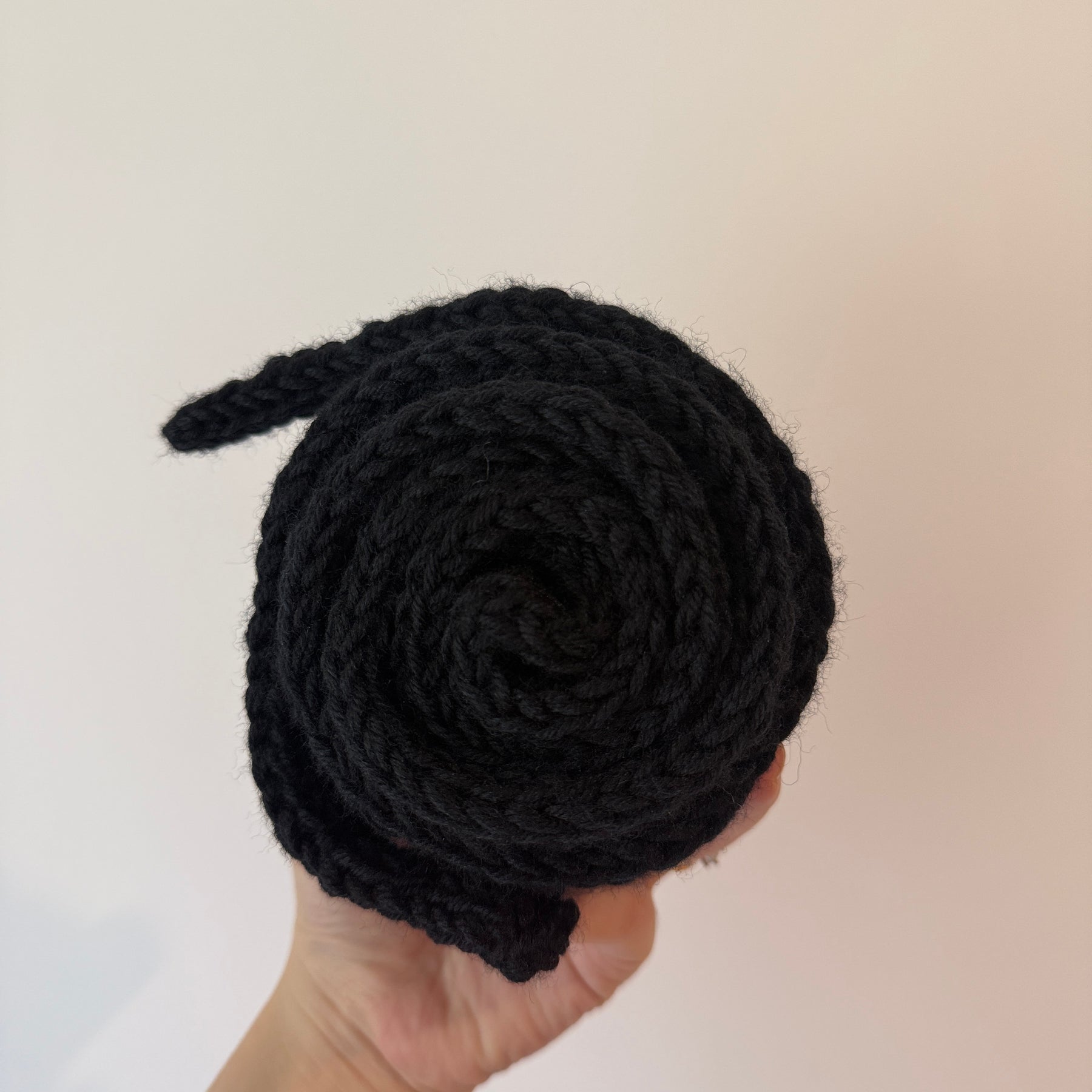 Knitted sophie scarf in black