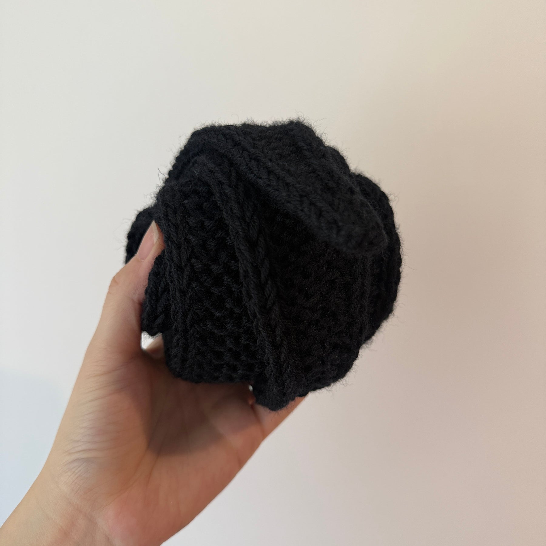 Knitted sophie scarf in black