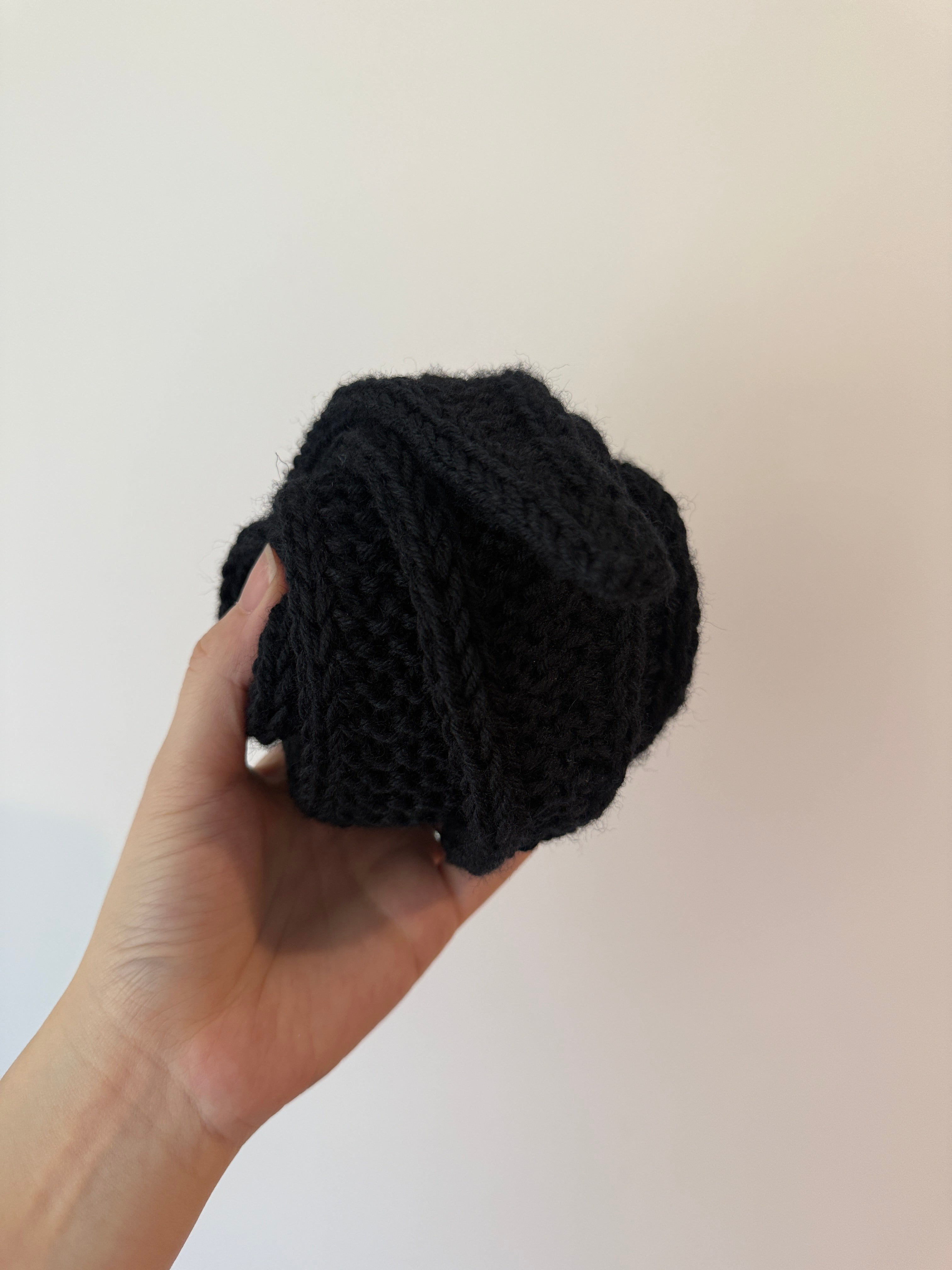 Knitted sophie scarf in black