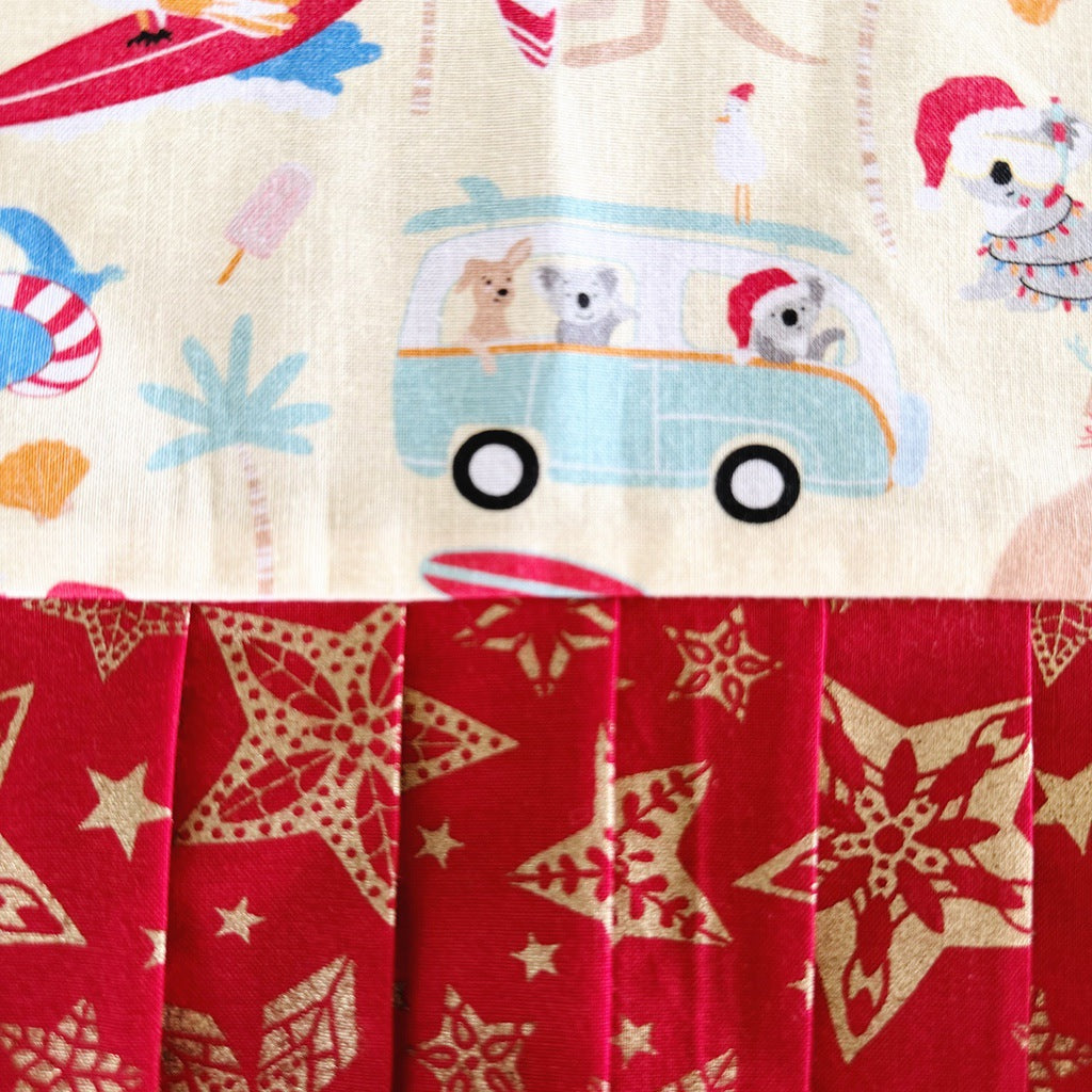 Kombis and caravans ladies' Christmas tie back apron.