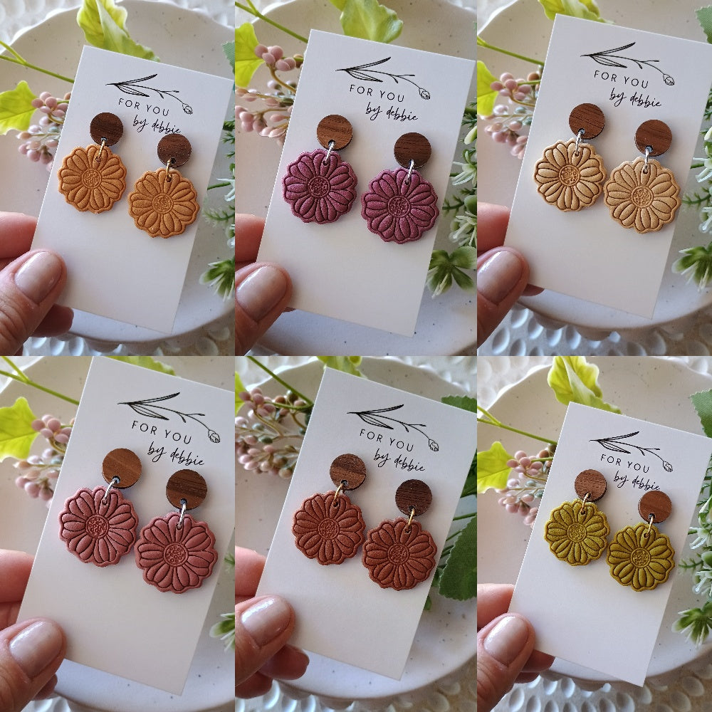 Earth flower earring with natural wood stud