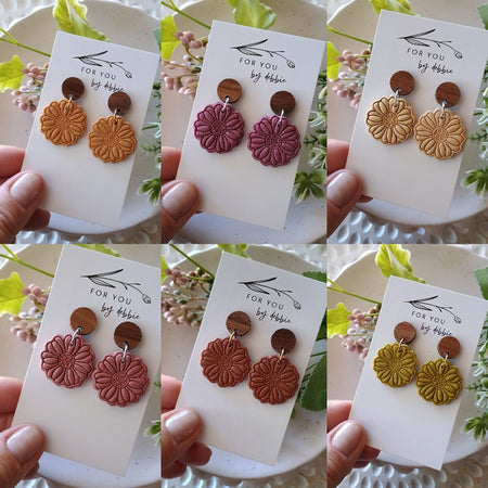 Earth flower earring with natural wood stud