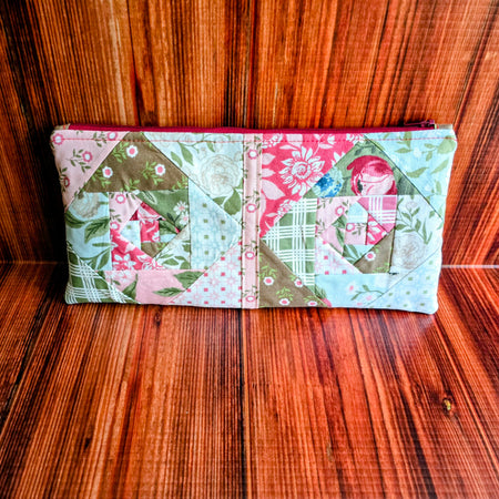 Handmade | Scrappy | Zippered pouch