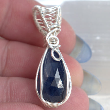 After Dark – Blue Sapphire Pendant in Silver-Filled Wire