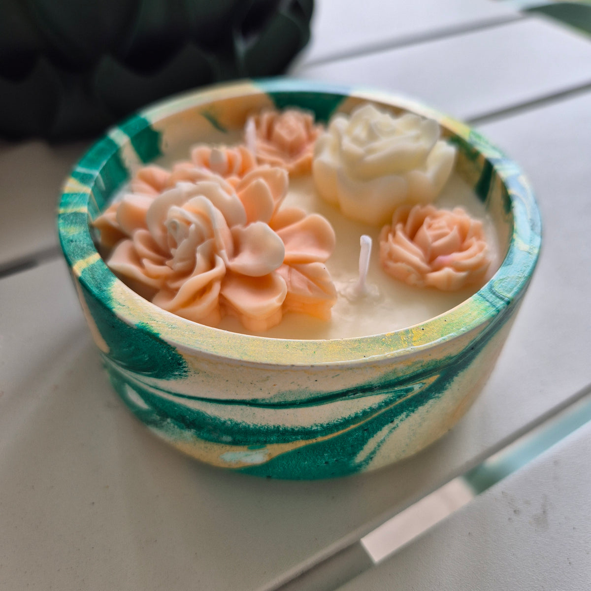 Green marbled concrete bowl candle with Coconut Lime