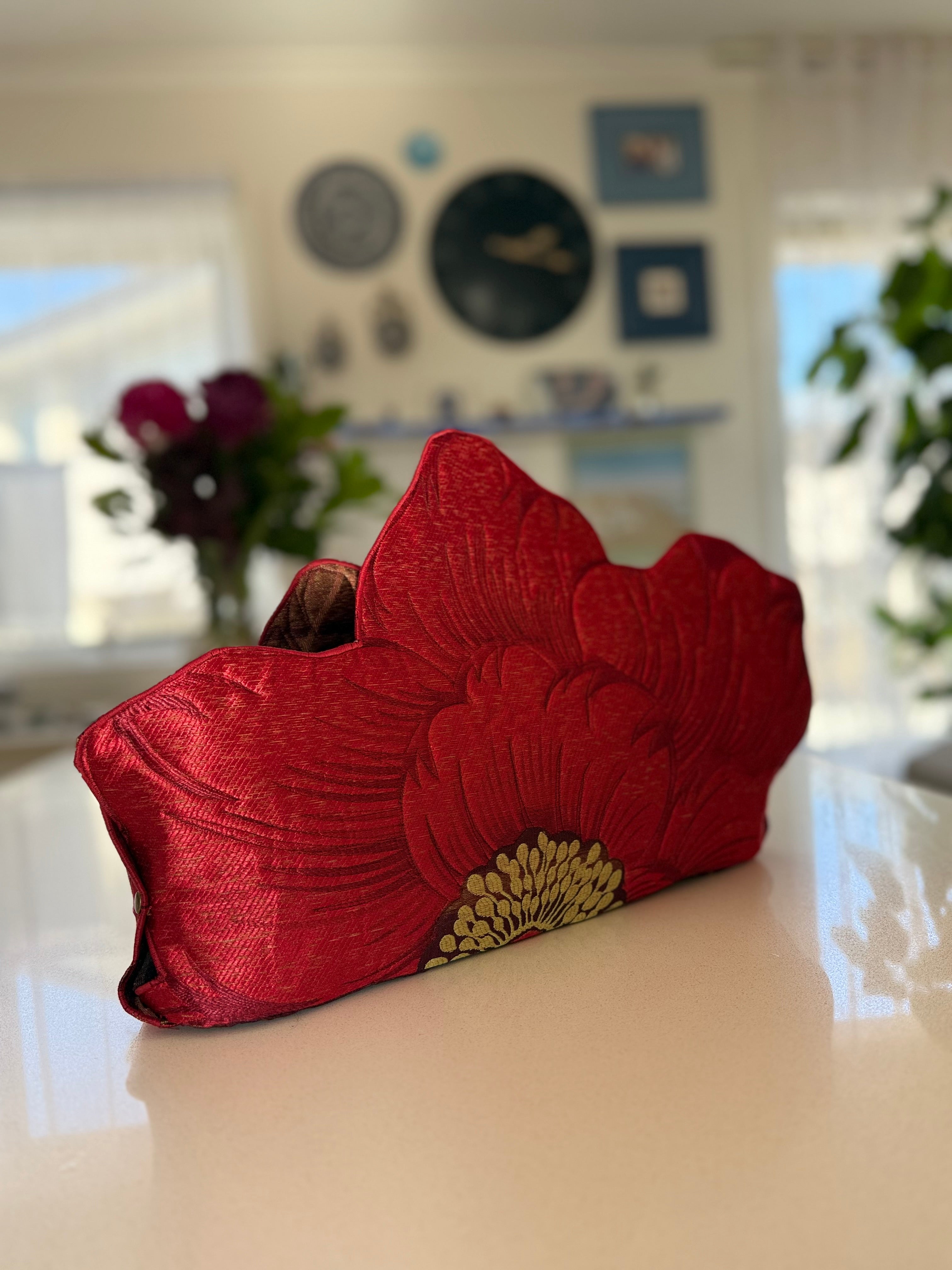 Flower shaped quilted 3-in-1 bag/ clutch