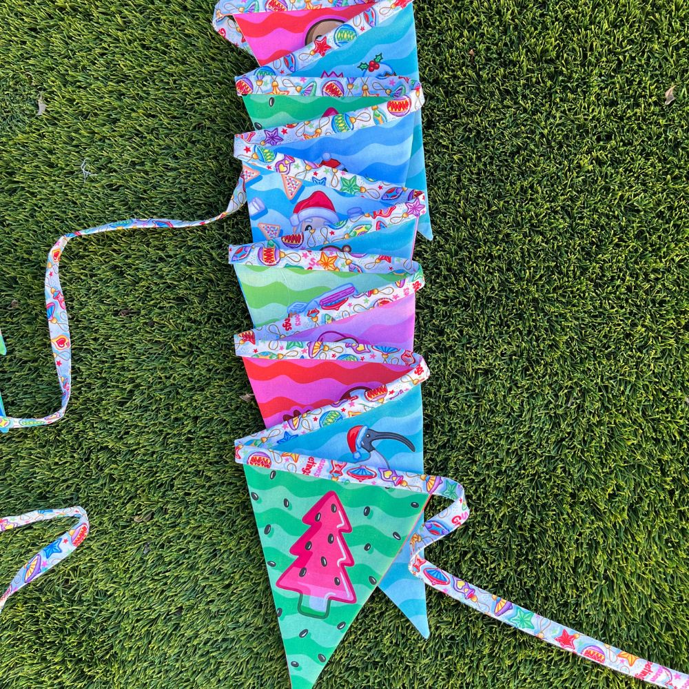 Christmas Bunting – 3m | Double-Sided | Featuring the Iconic QLD Bin Chicken