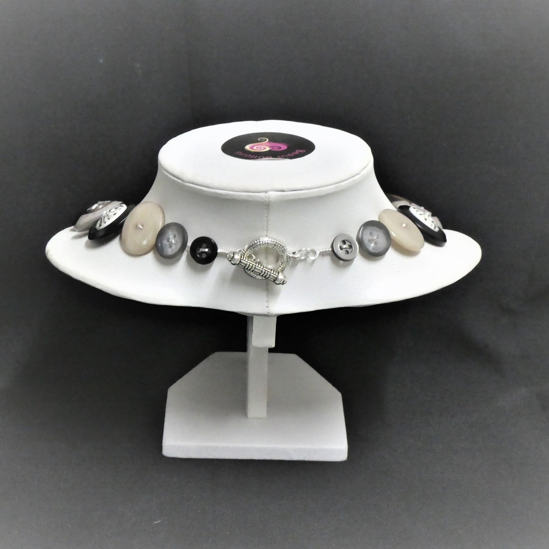 Button necklace and earrings - Hot Chocolate