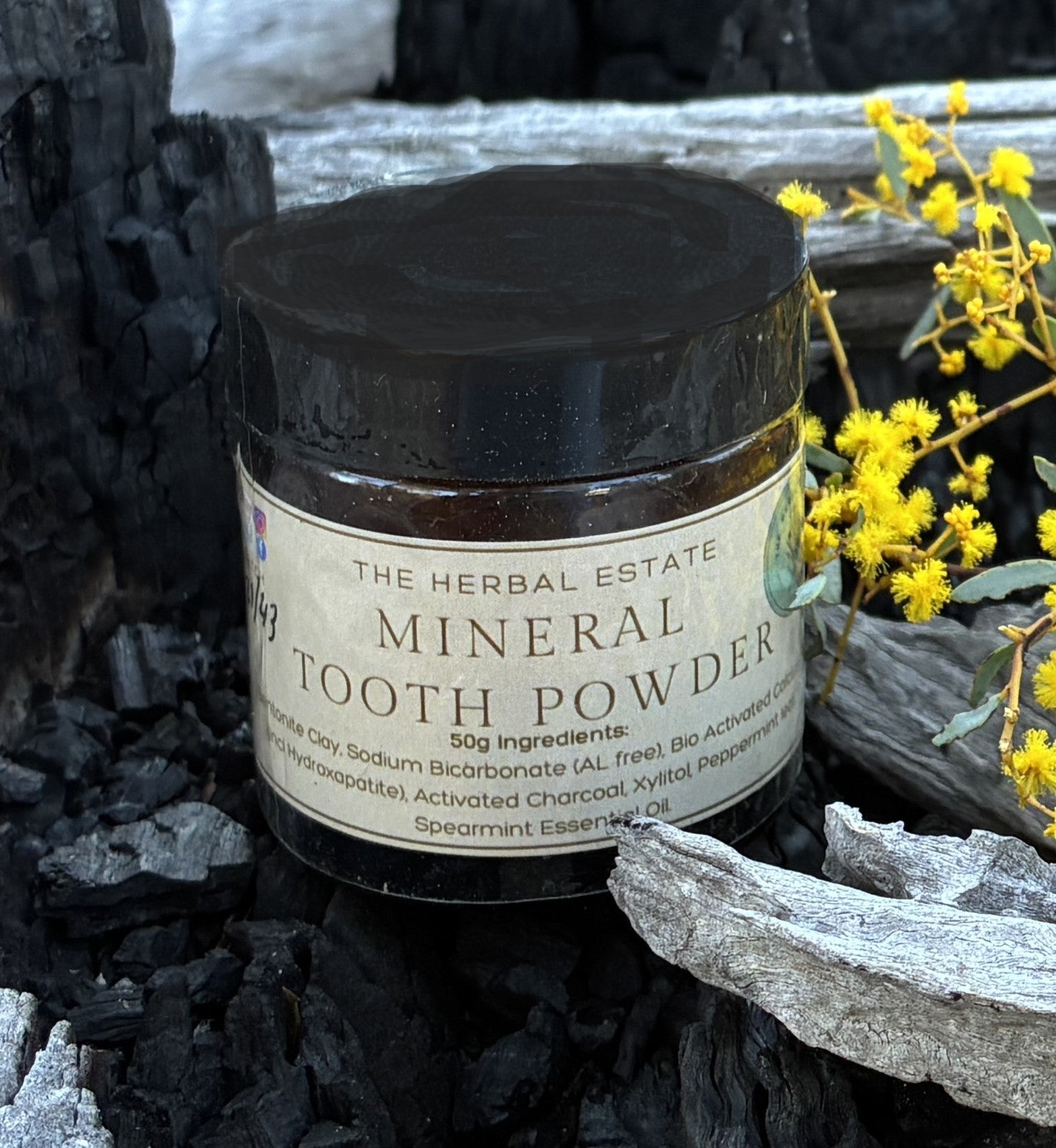 Mineral Tooth Powder. Fluoride free. Formulated with Hydroxyapatite and natural minerals. 50g or 100g.