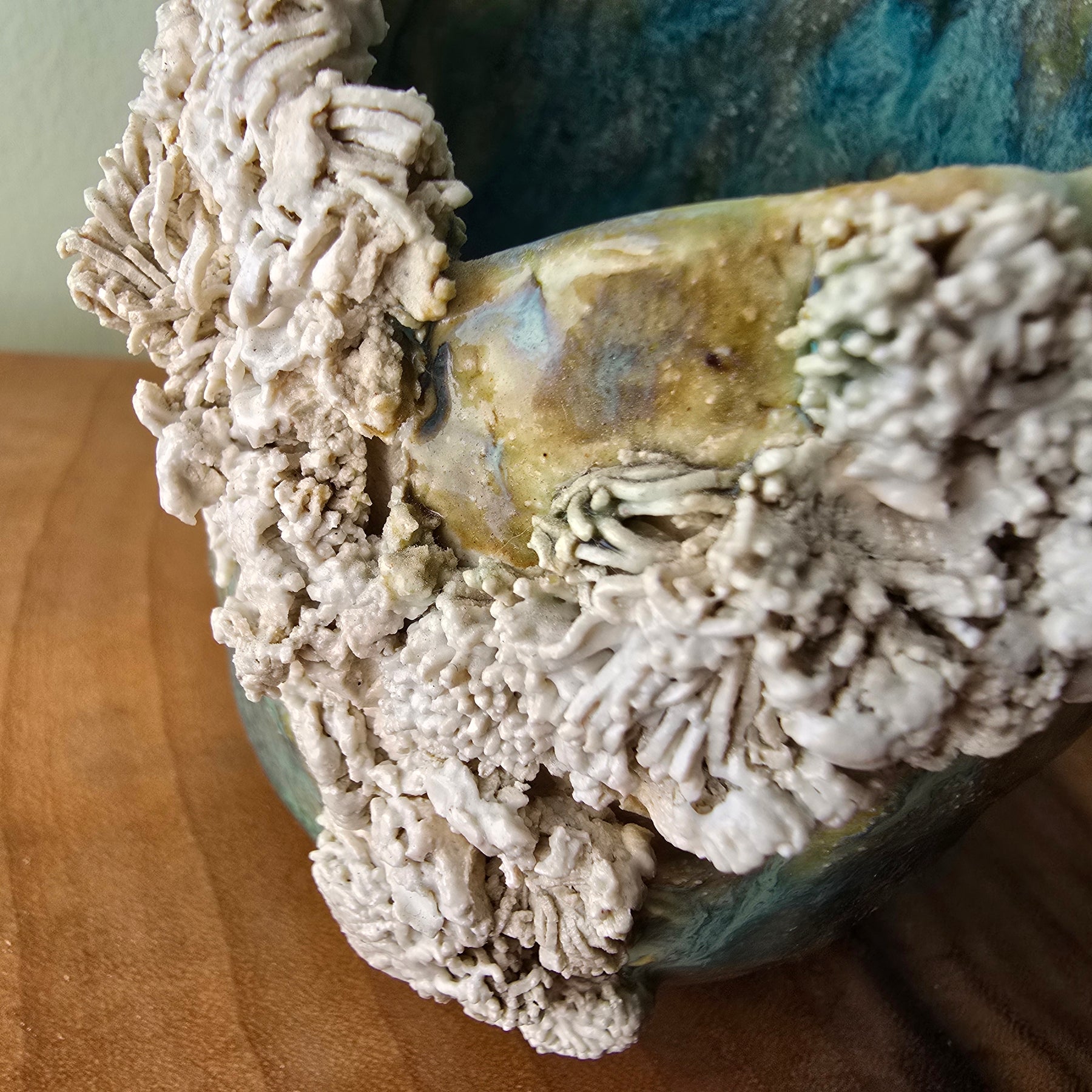 Coral cay vase