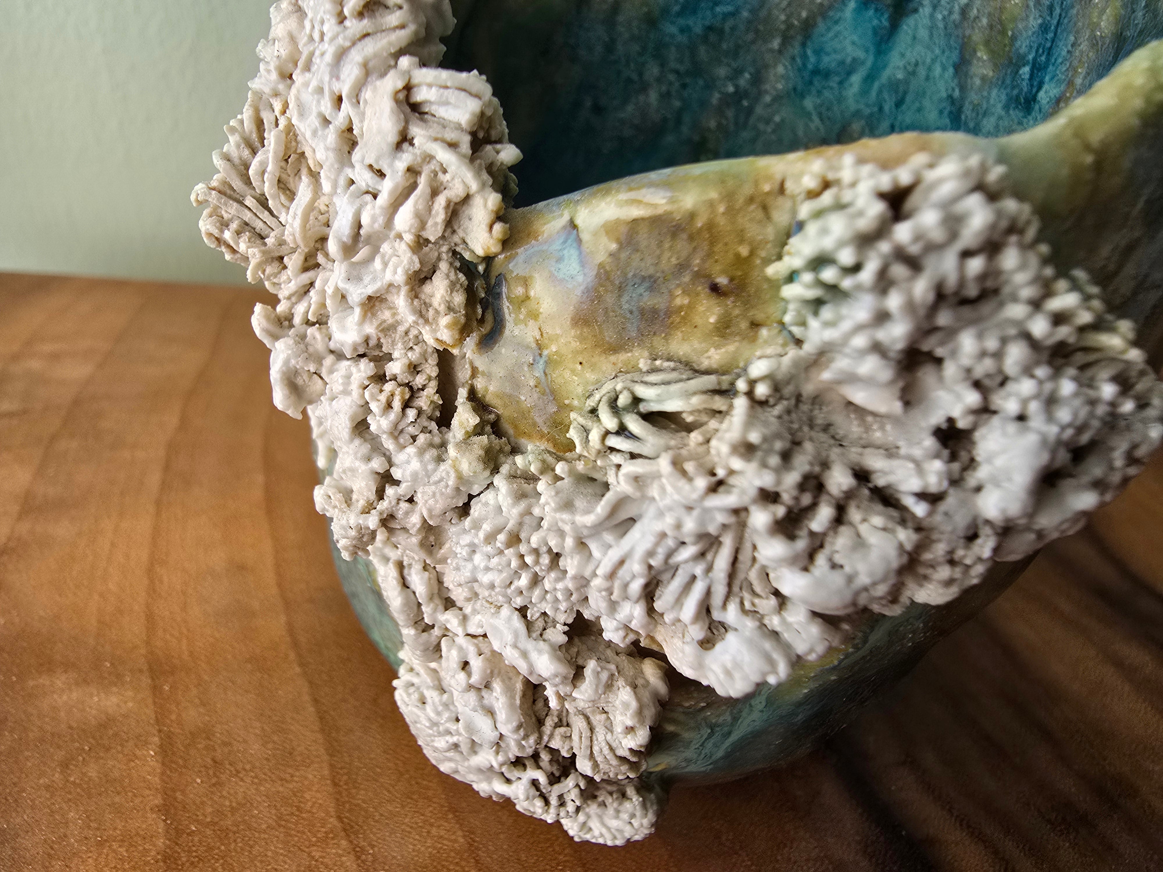 Coral cay vase