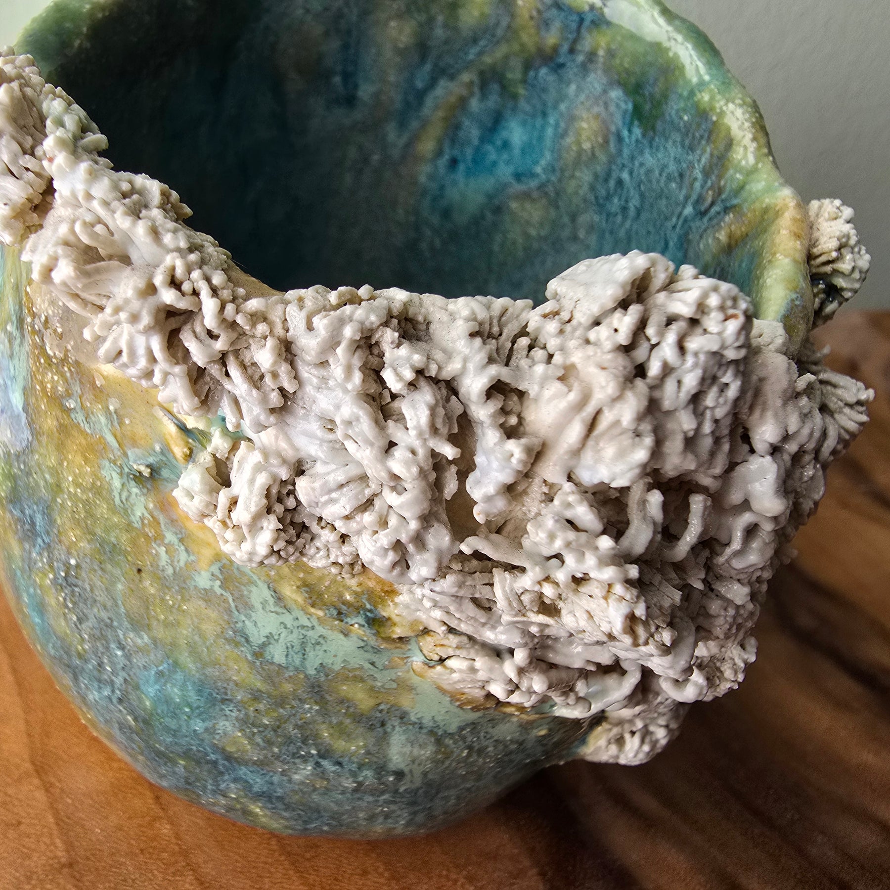 Coral cay vase