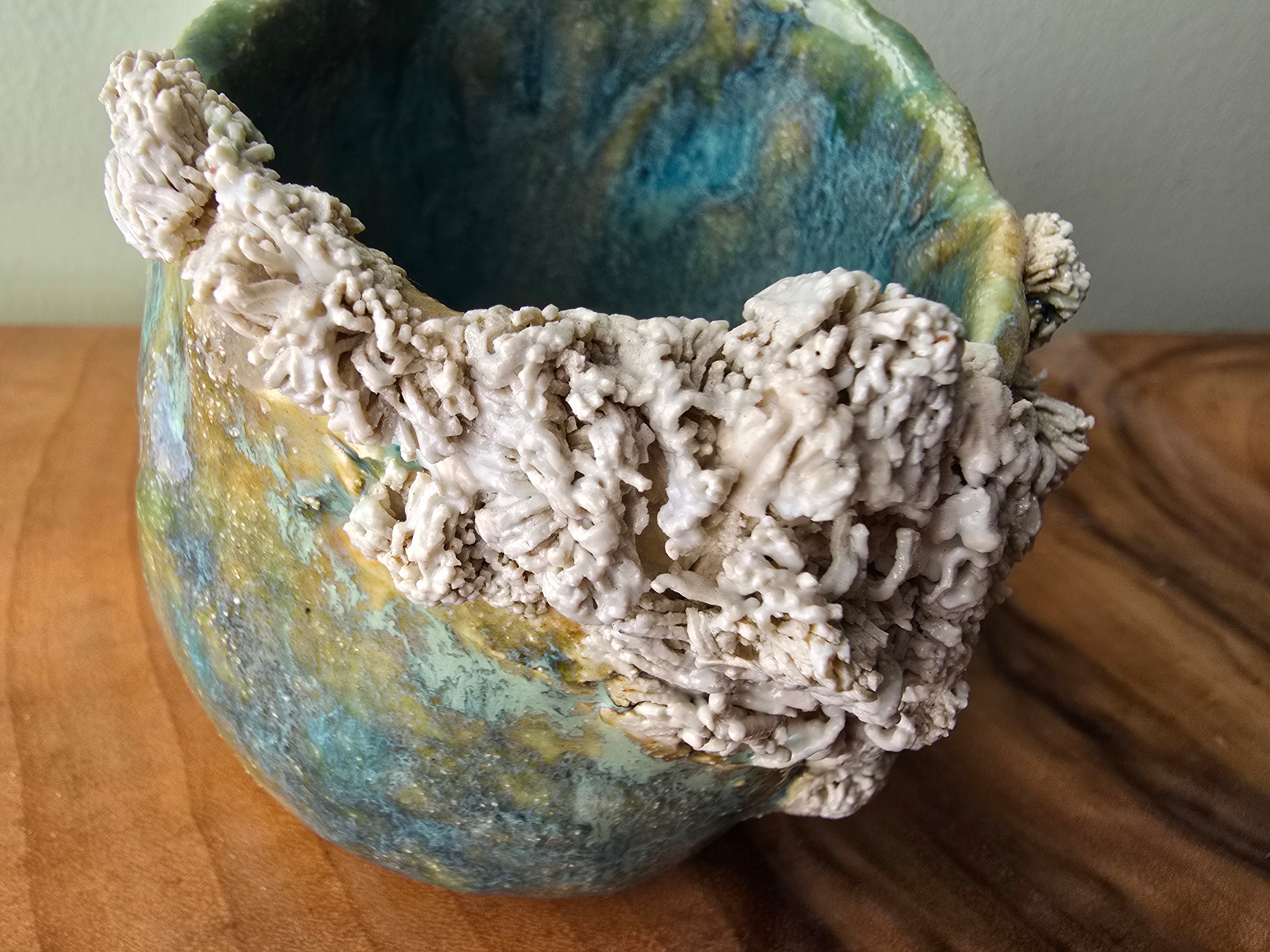 Coral cay vase