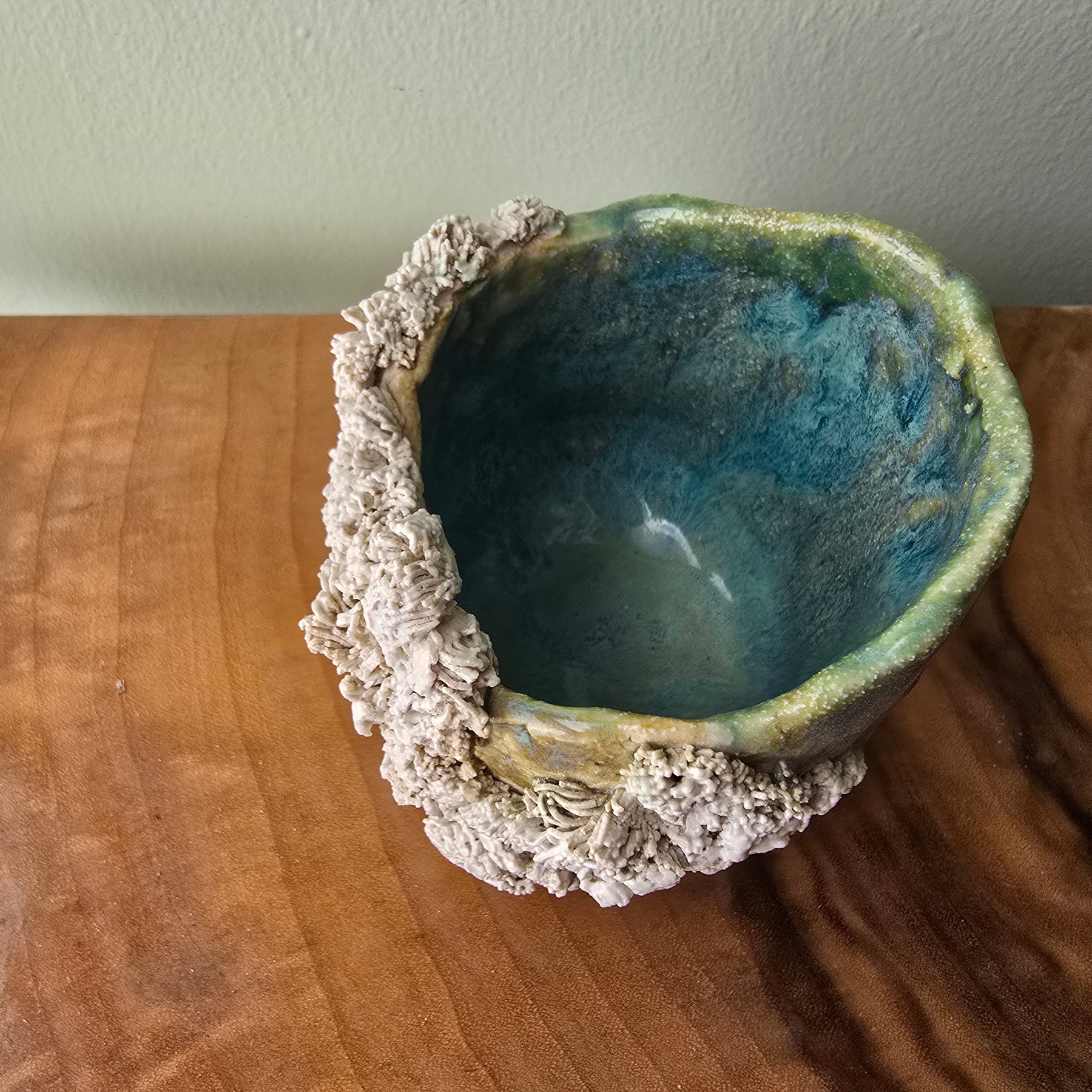 Coral cay vase