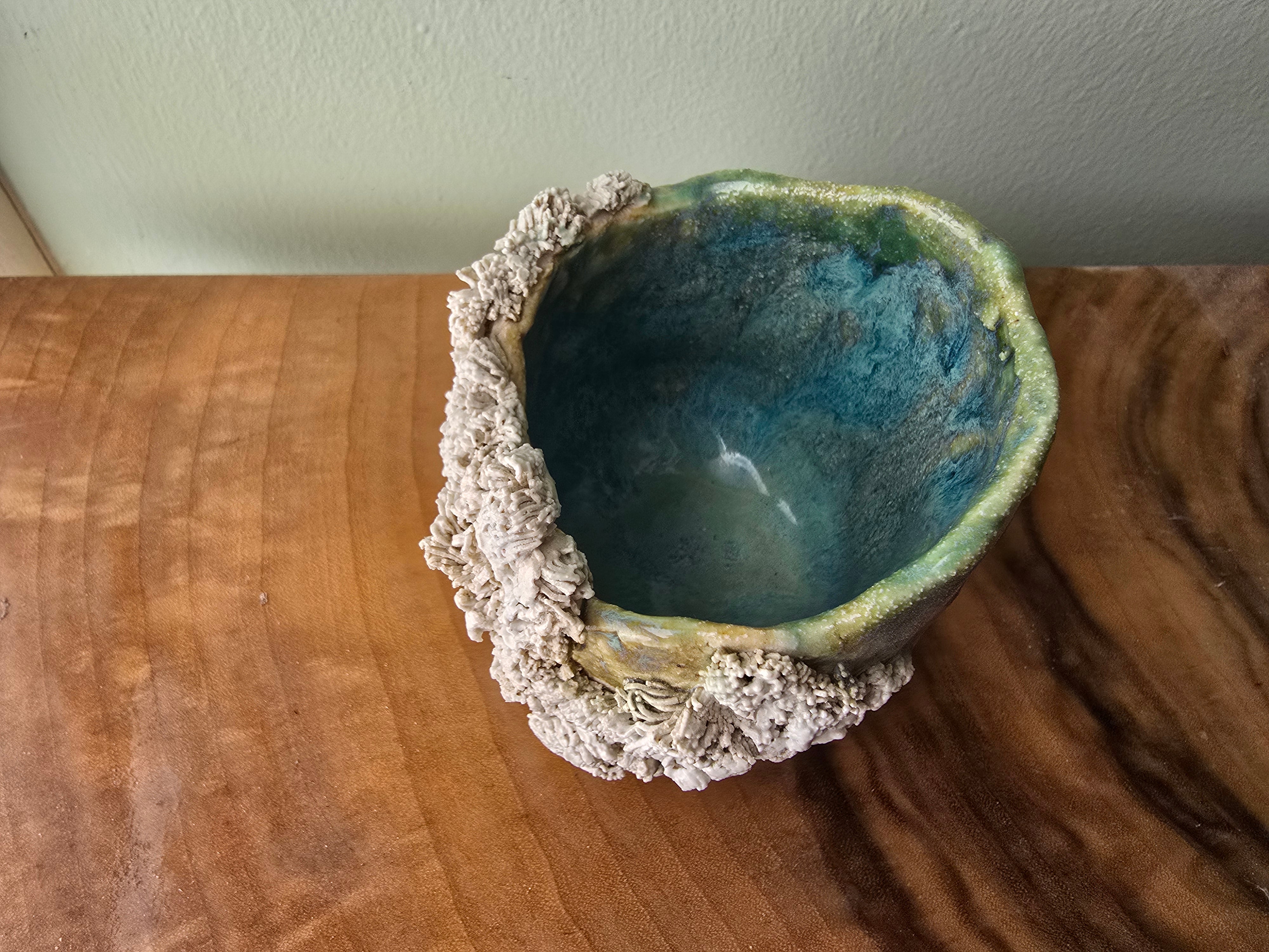 Coral cay vase