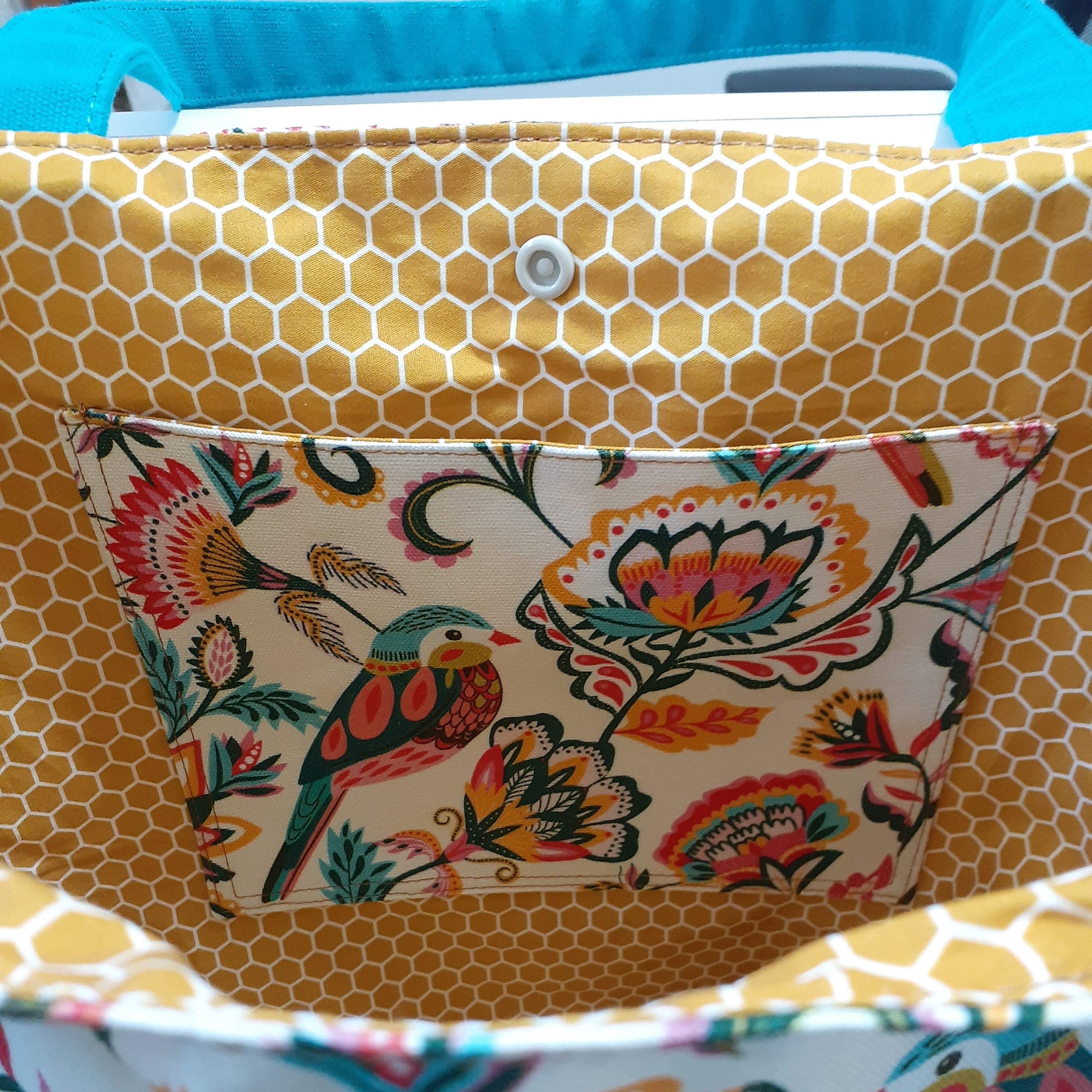 Regal Birds - Medium Sized Tote Bag