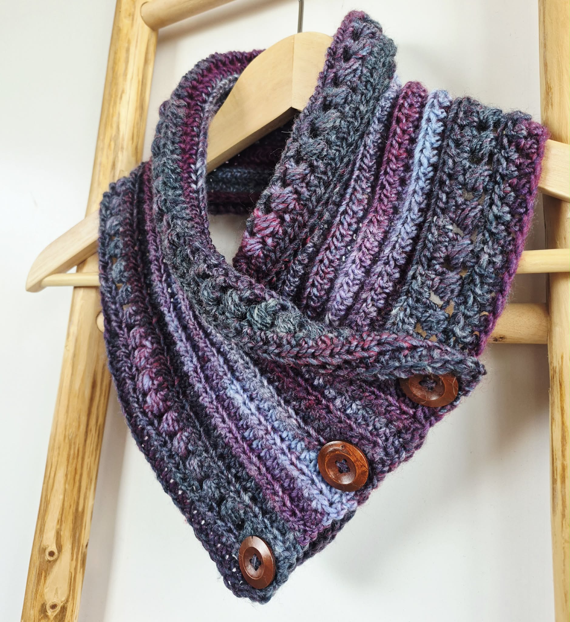 Ladies Neck warmer | Cowl | Scarf | Purple Toned | Adult | Vintage | Crochet | Buttoned