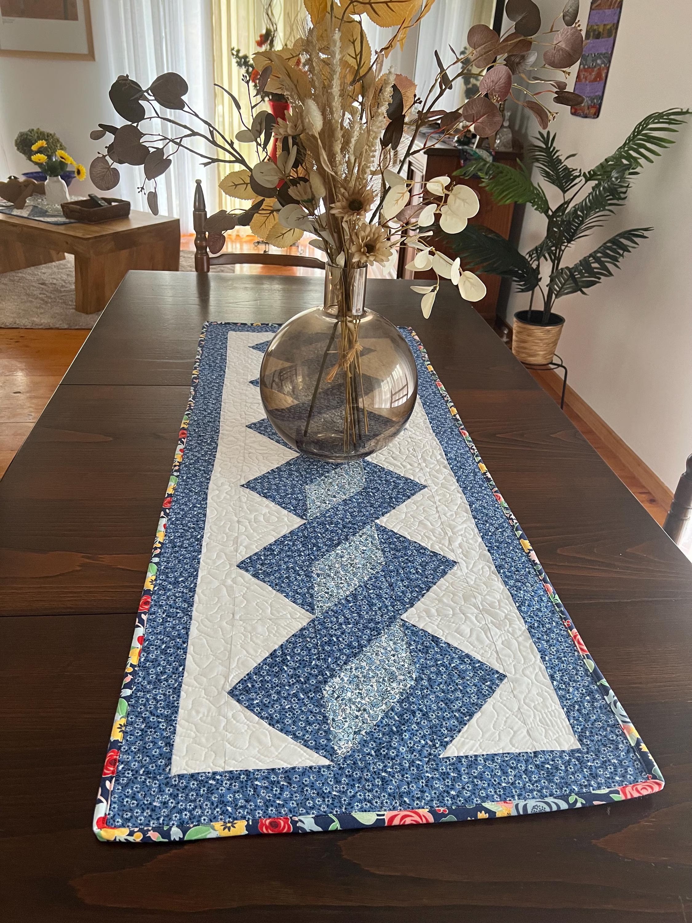 Twisted Pole Table Runner Pattern, Beginner-Friendly Quilt (Digital PDF)