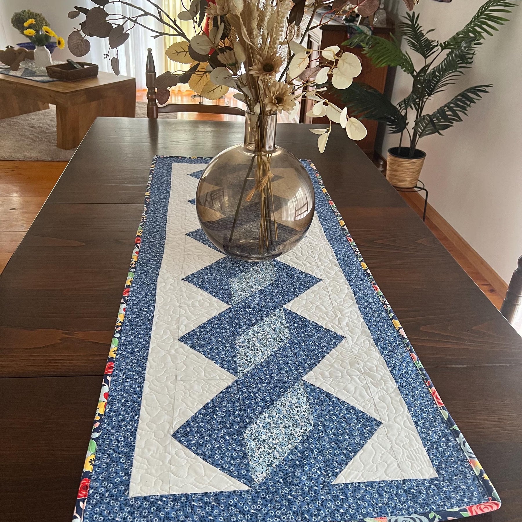 Twisted Pole Table Runner Pattern, Beginner-Friendly Quilt (Digital PDF)
