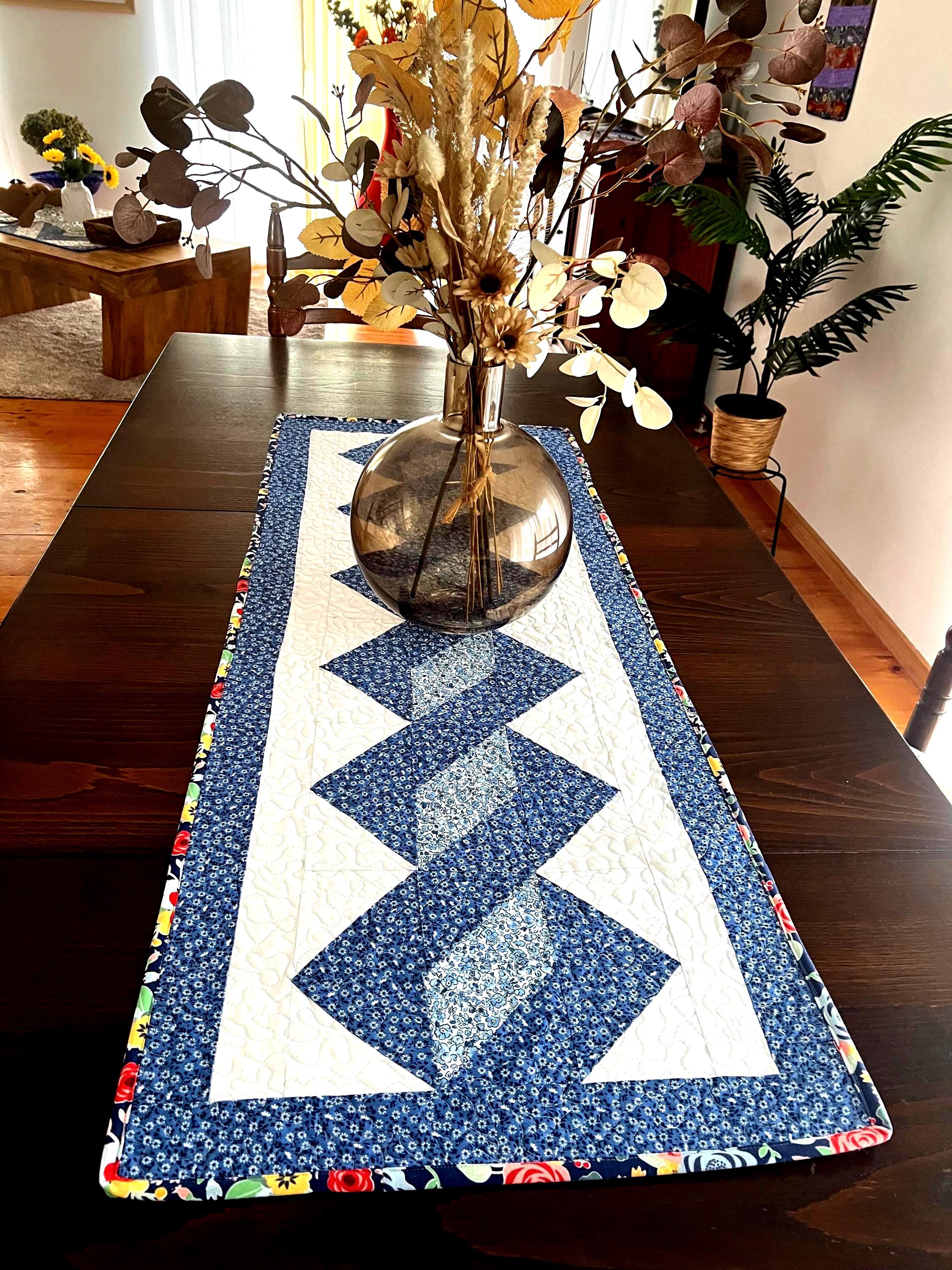 Twisted Pole Table Runner Pattern, Beginner-Friendly Quilt (Digital PDF)