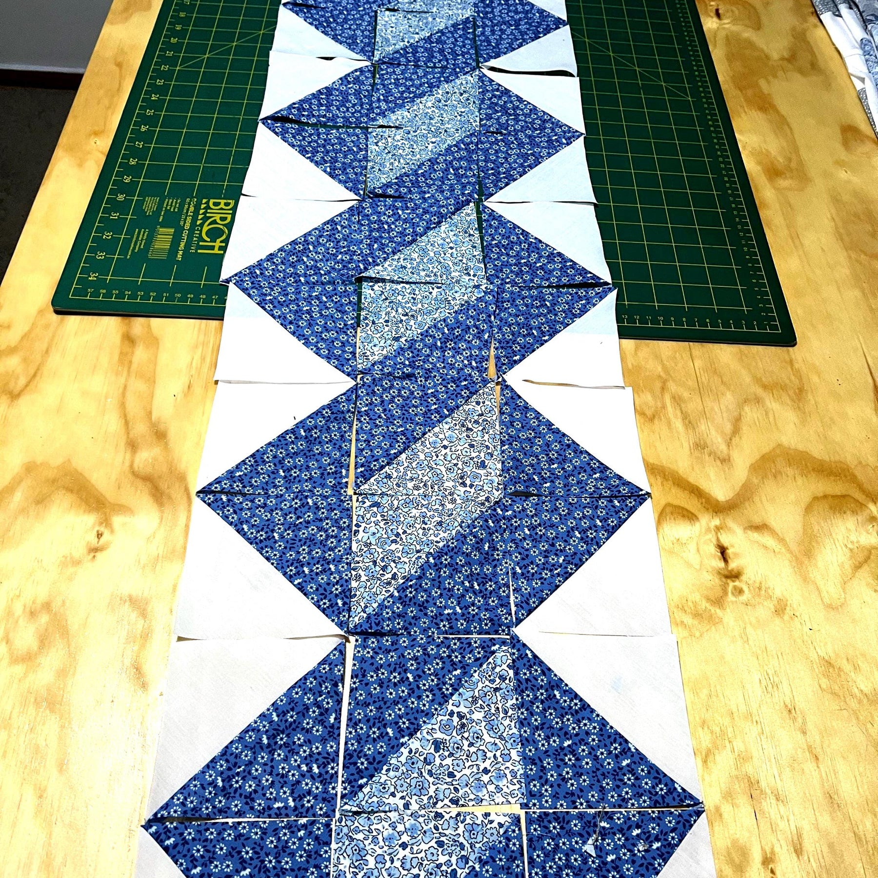 Twisted Pole Table Runner Pattern, Beginner-Friendly Quilt (Digital PDF)