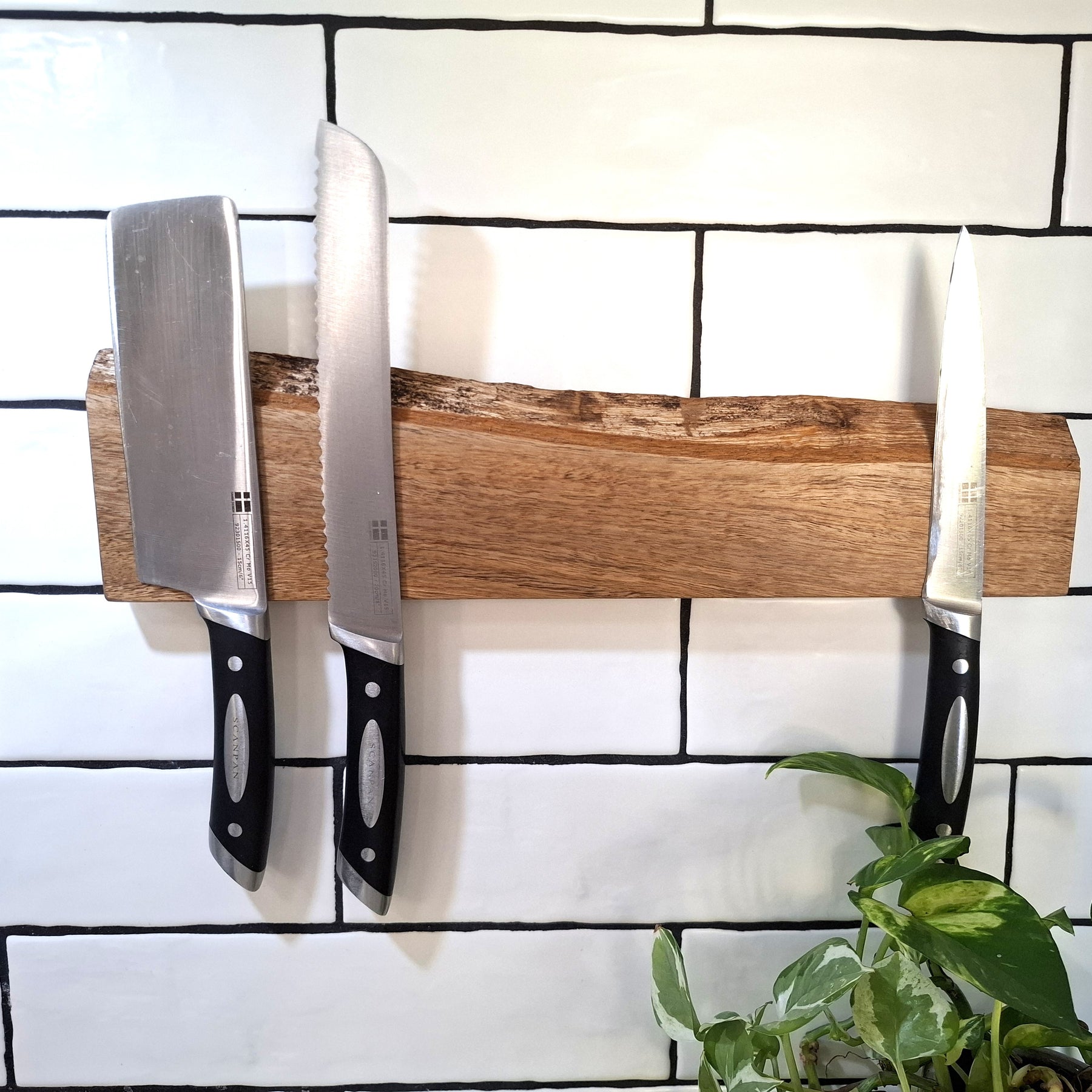 Handmade Wooden Magnetic Knife Holder: Wall-Mounted Kitchen Rack